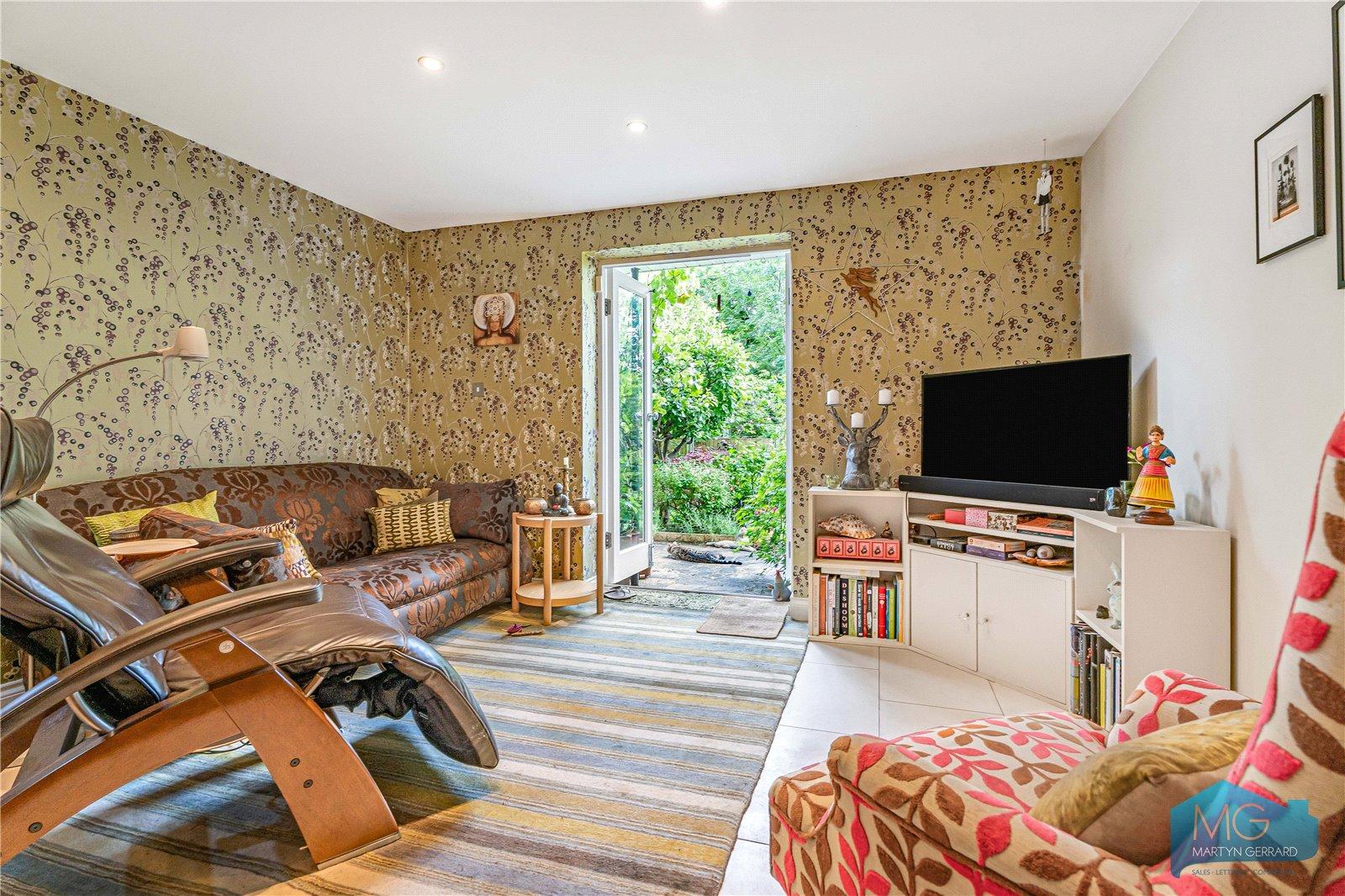 2 bedroom Apartment for sale - Martyn Gerrard