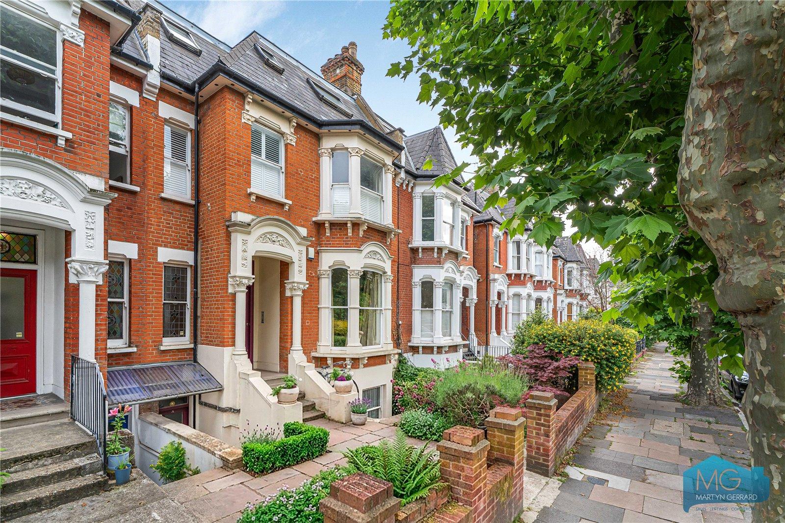 2 bedroom Apartment for sale - Martyn Gerrard