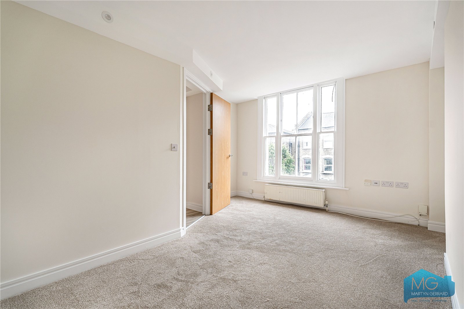 3 bedroom Apartment for sale - Martyn Gerrard