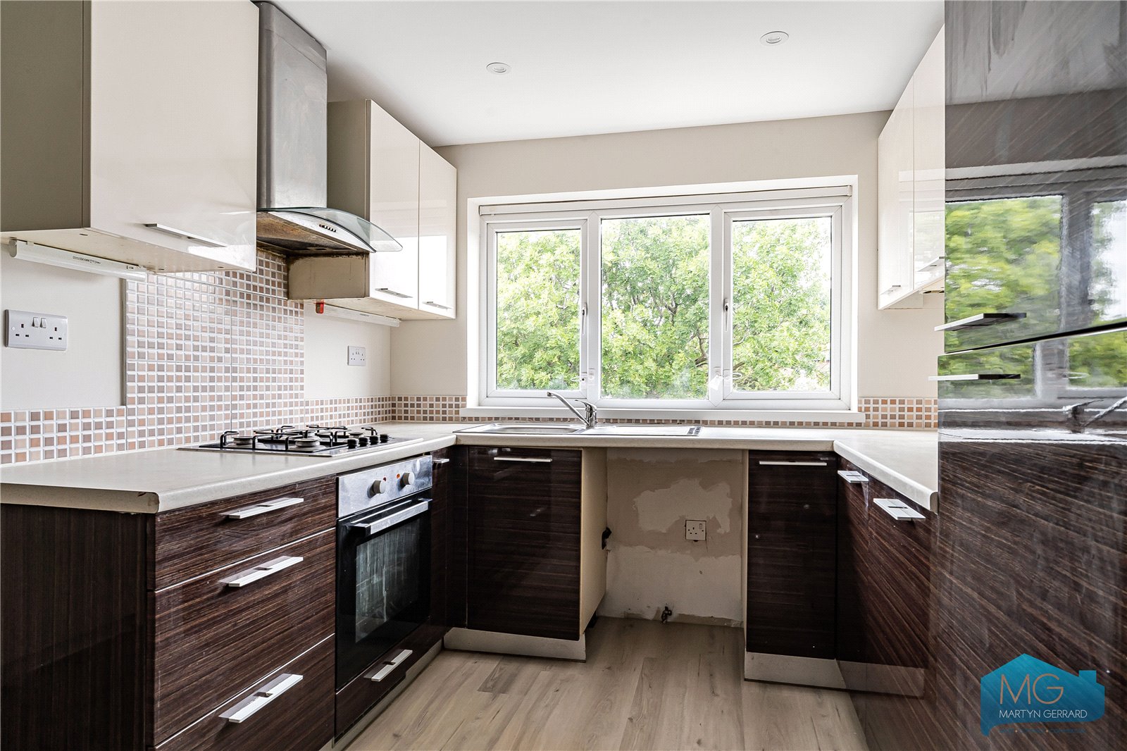 3 bedroom Apartment for sale - Martyn Gerrard