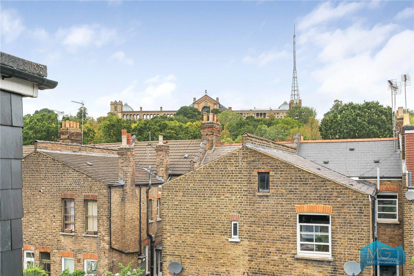 3 bedroom Terraced House for sale - Martyn Gerrard