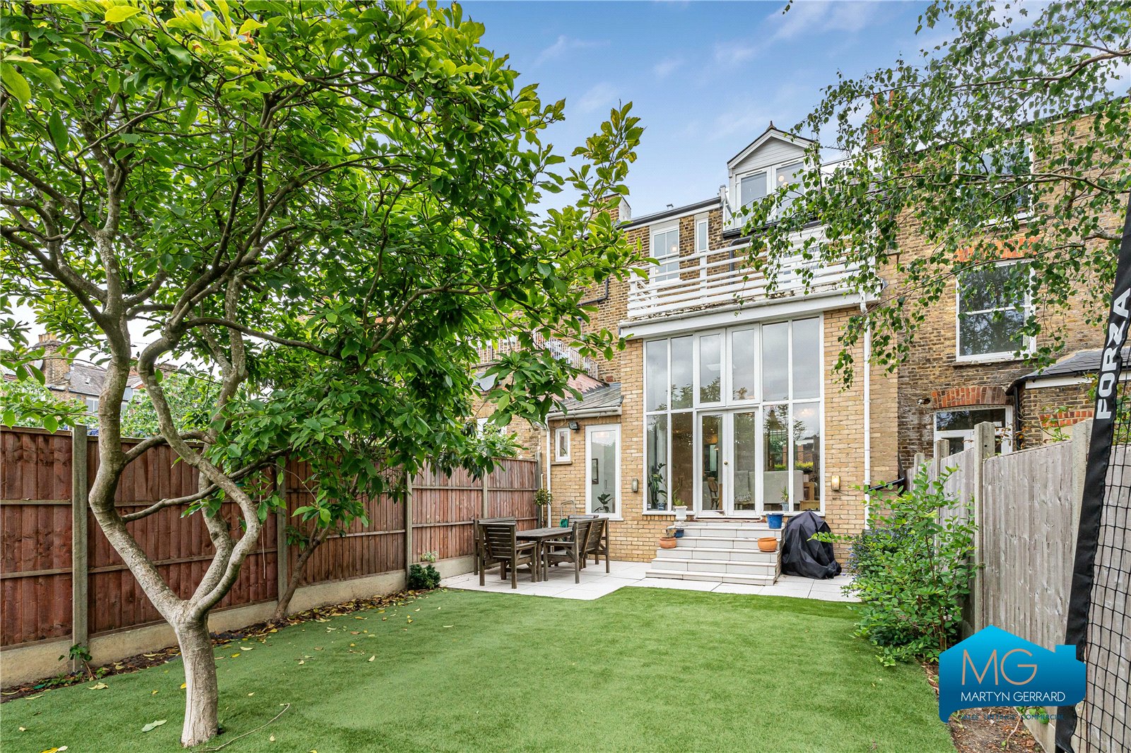 5 bedroom Terraced House to rent - Martyn Gerrard