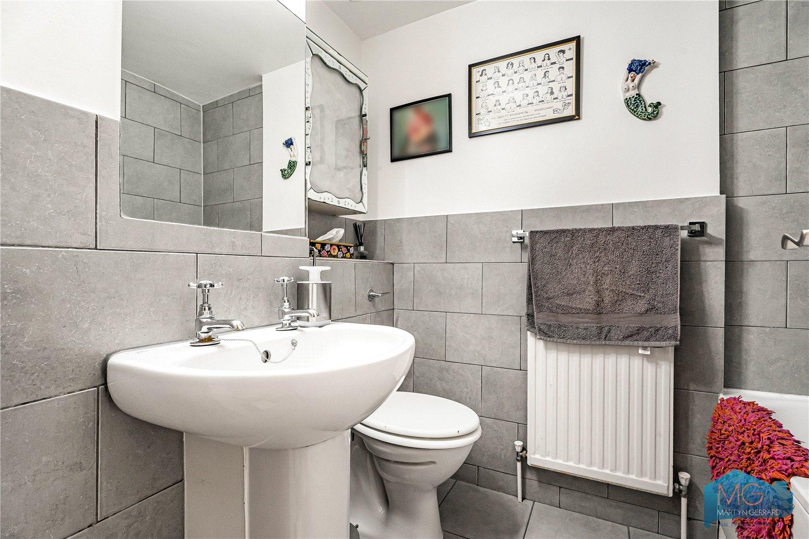2 bedroom Apartment for sale - Martyn Gerrard