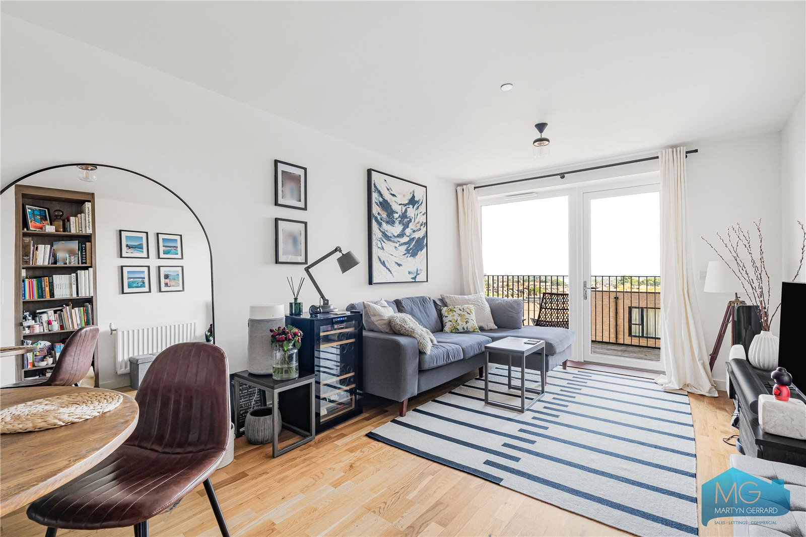 Hampden Road, Crouch End, London, N8+  - Martyn Gerrard