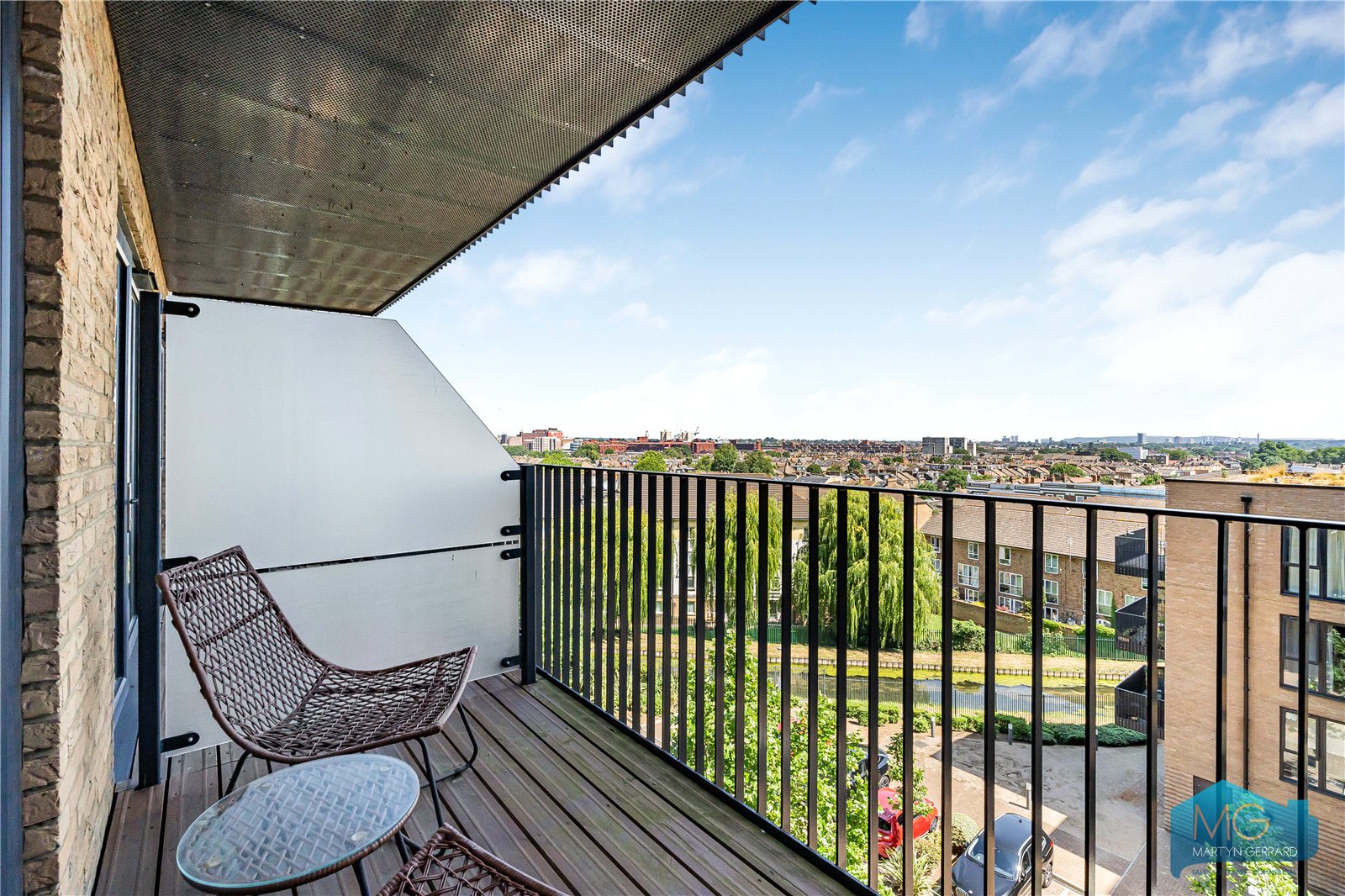 2 bedroom Apartment for sale - Martyn Gerrard
