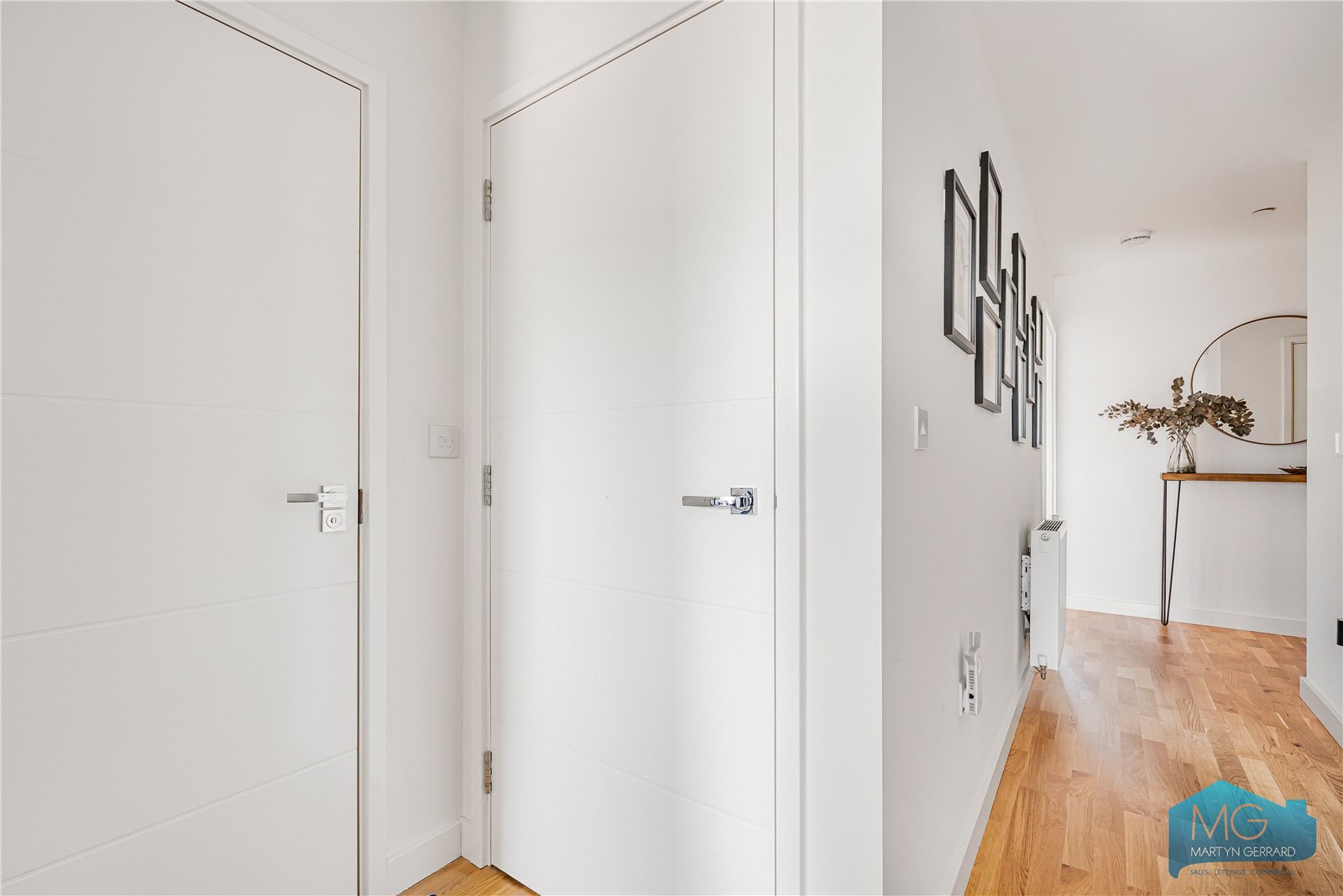 2 bedroom Apartment for sale - Martyn Gerrard