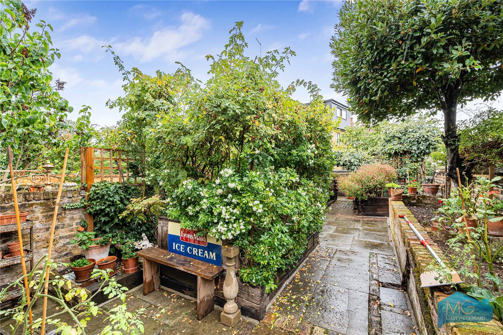 5 bedroom End of Terrace House for sale - Martyn Gerrard