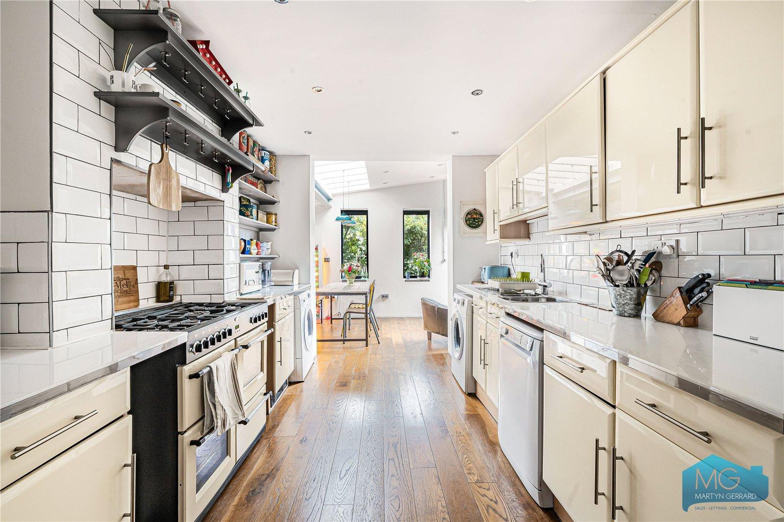 5 bedroom End of Terrace House for sale - Martyn Gerrard