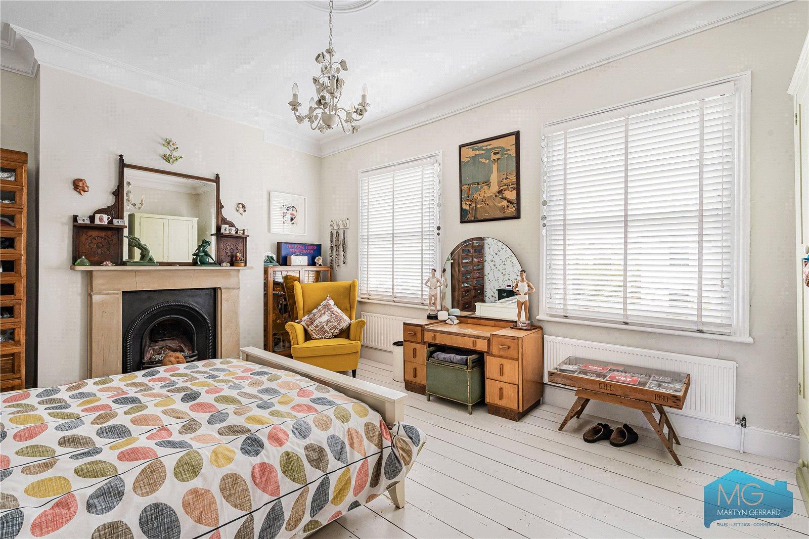5 bedroom End of Terrace House for sale - Martyn Gerrard