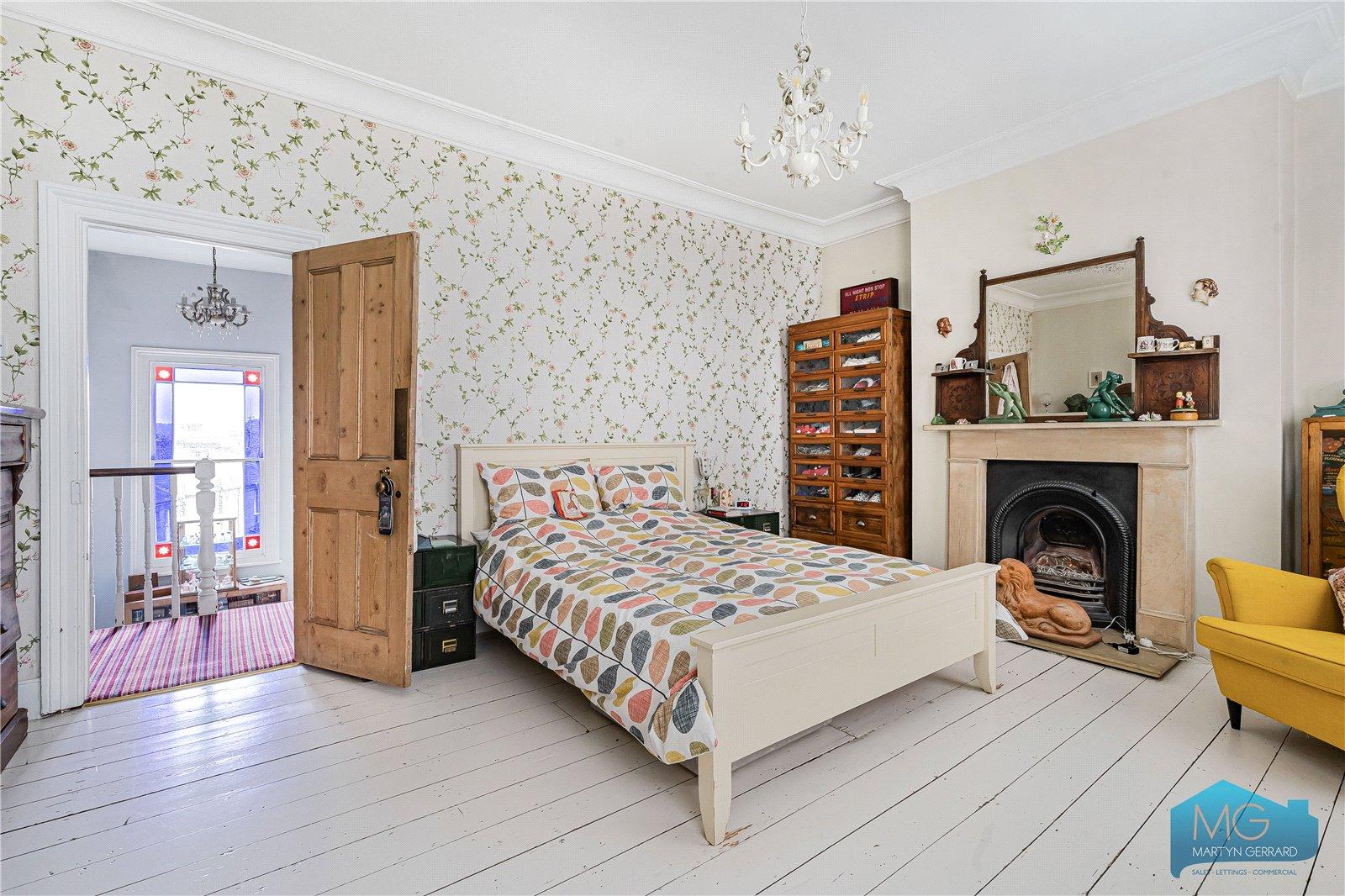 5 bedroom End of Terrace House for sale - Martyn Gerrard
