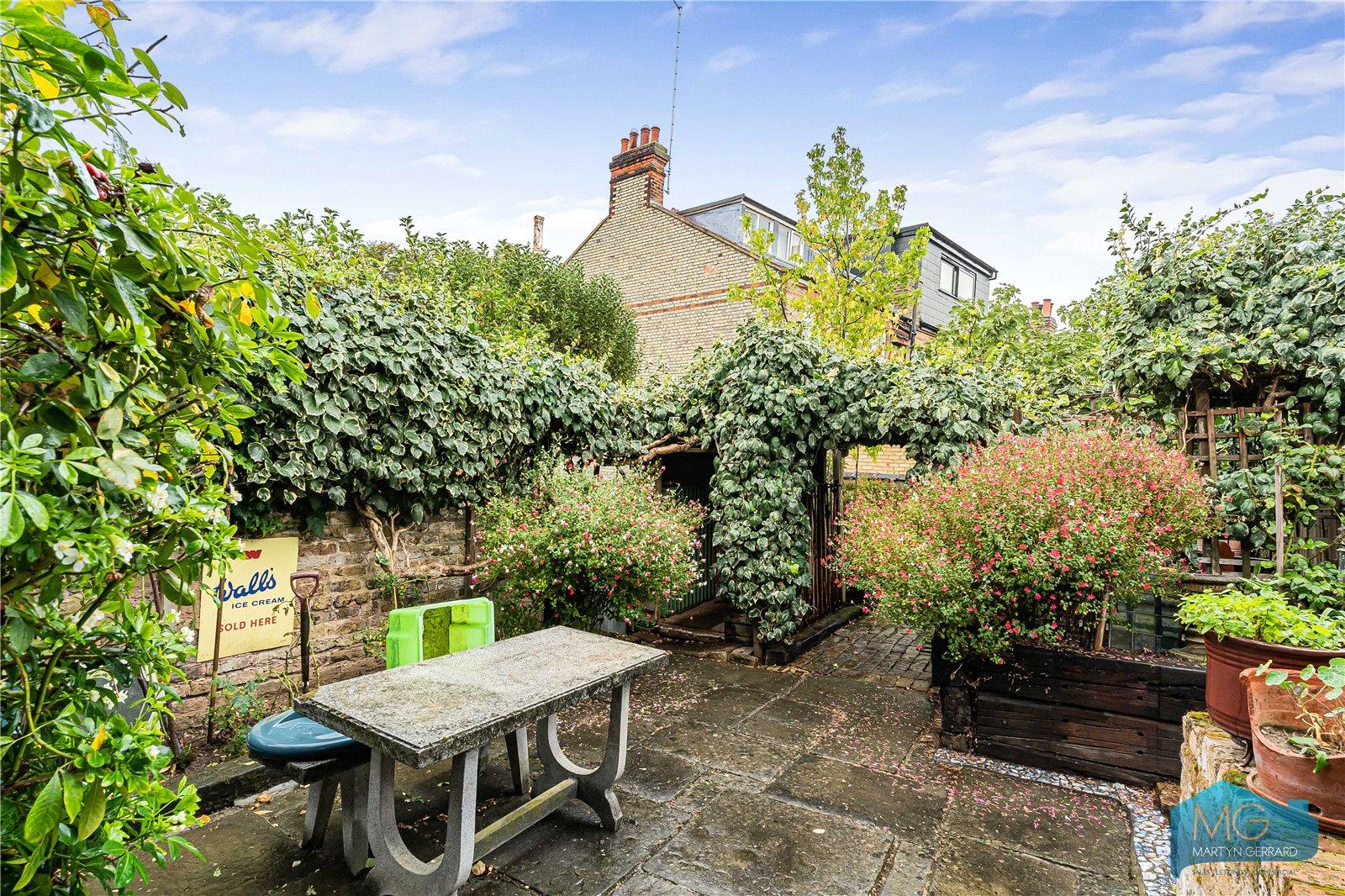 5 bedroom End of Terrace House for sale - Martyn Gerrard