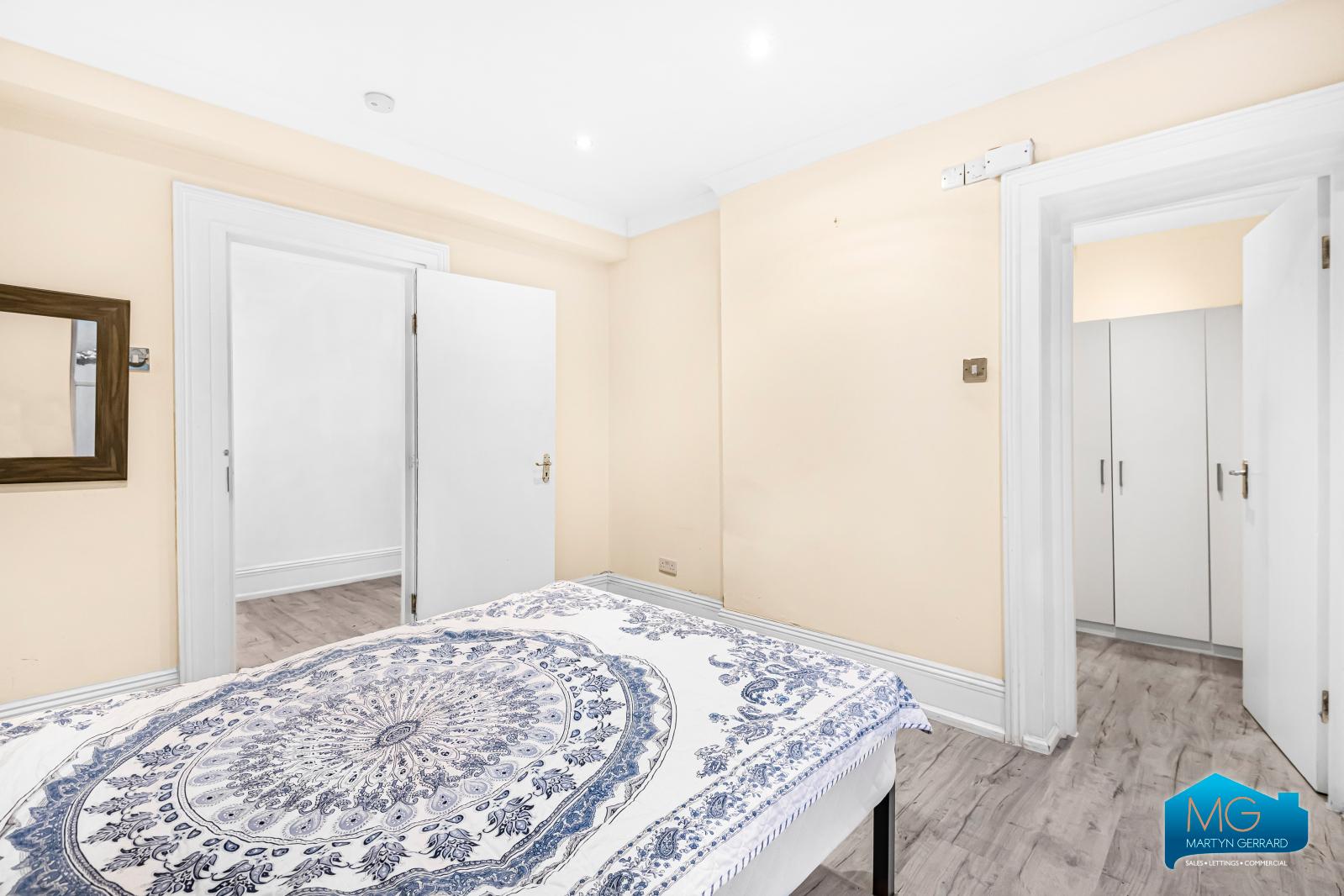3 bedroom Apartment to rent - Martyn Gerrard