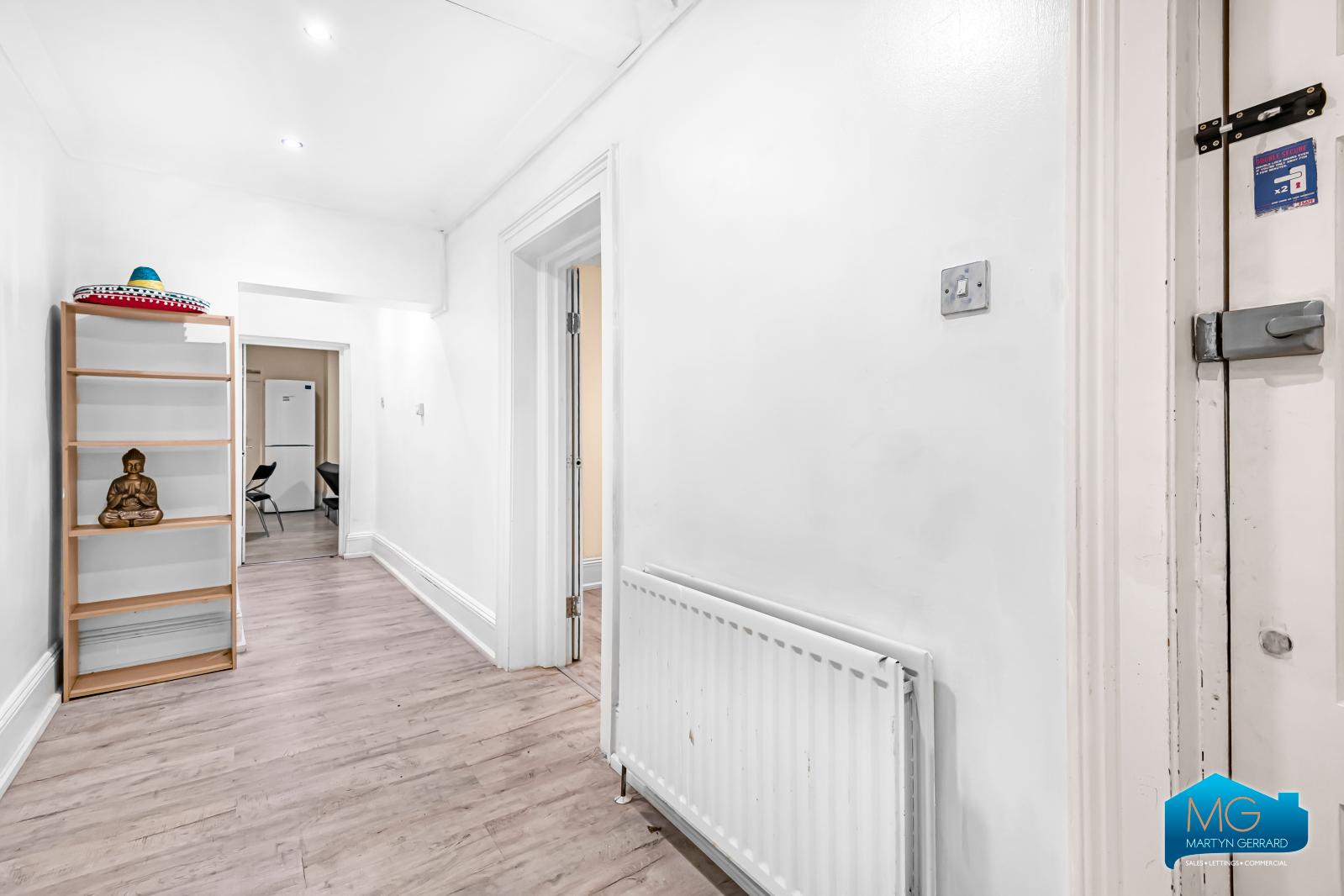 3 bedroom Apartment to rent - Martyn Gerrard