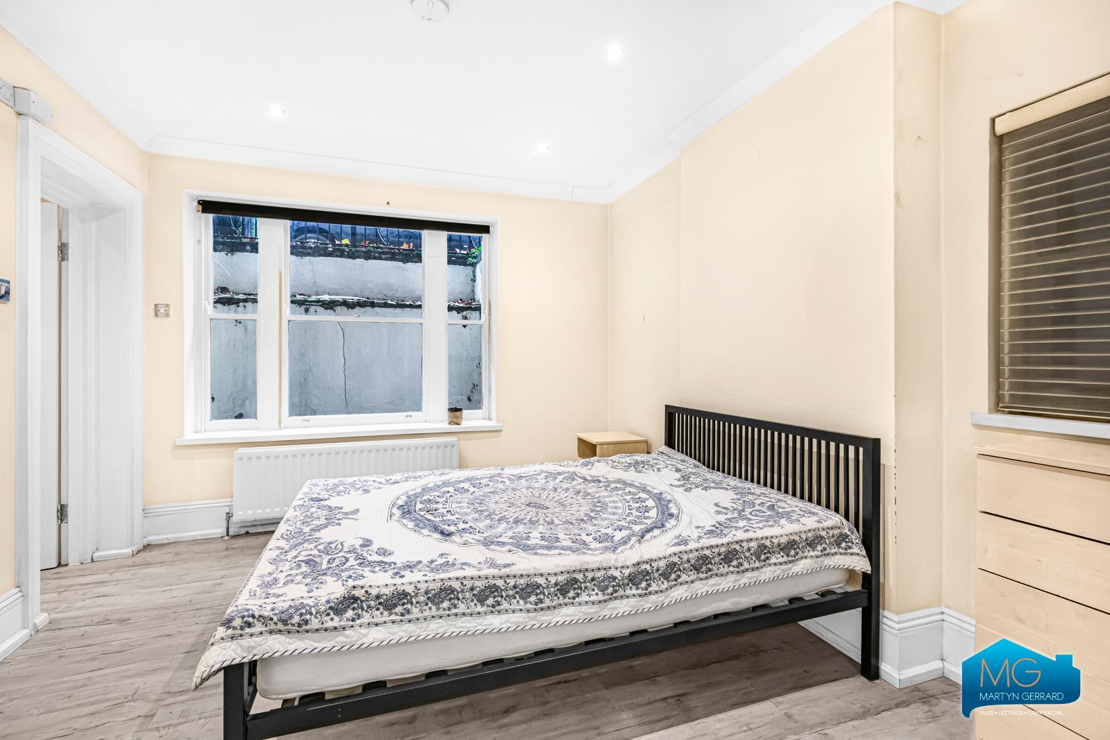 3 bedroom Apartment to rent - Martyn Gerrard