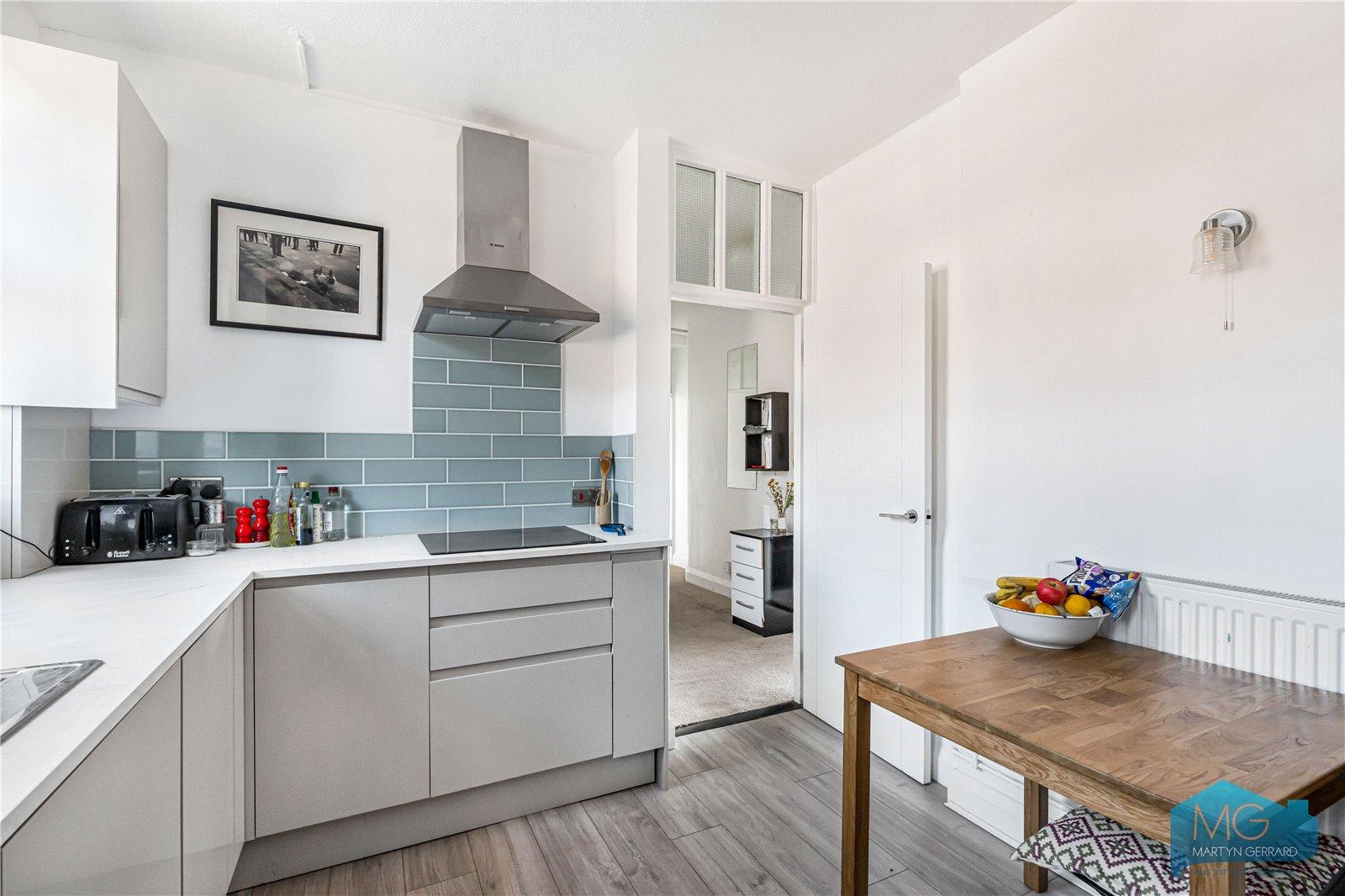 2 bedroom Apartment for sale - Martyn Gerrard