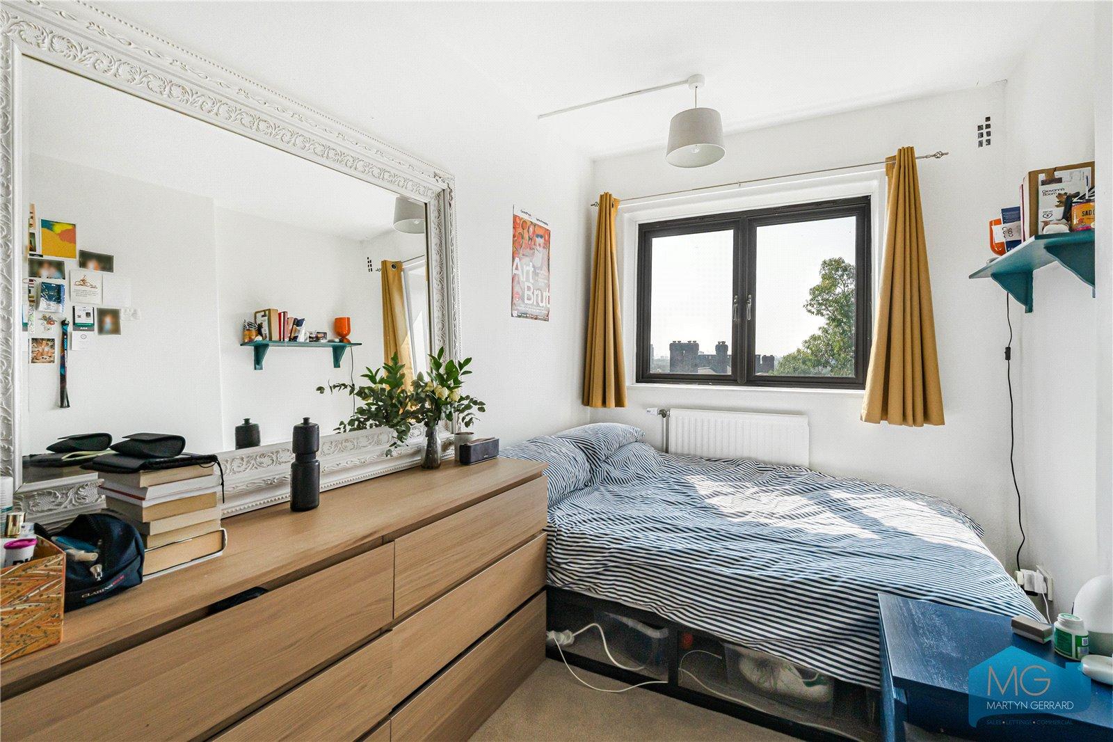 2 bedroom Apartment for sale - Martyn Gerrard