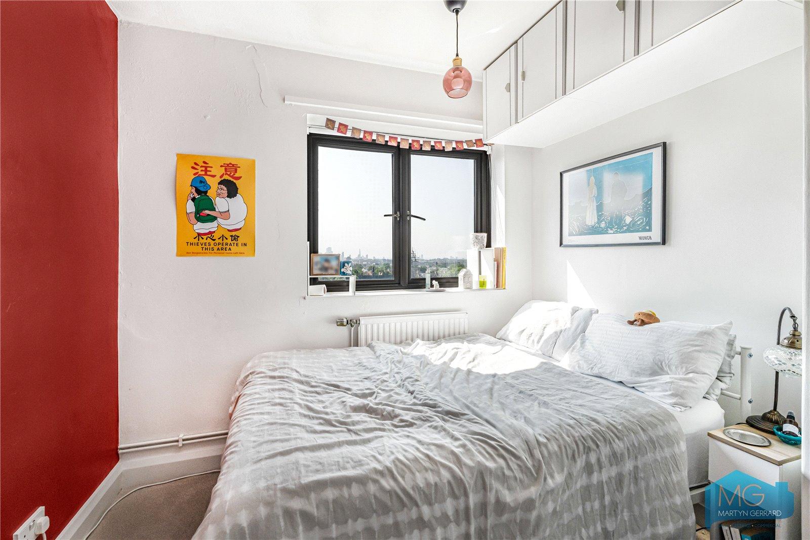 2 bedroom Apartment for sale - Martyn Gerrard