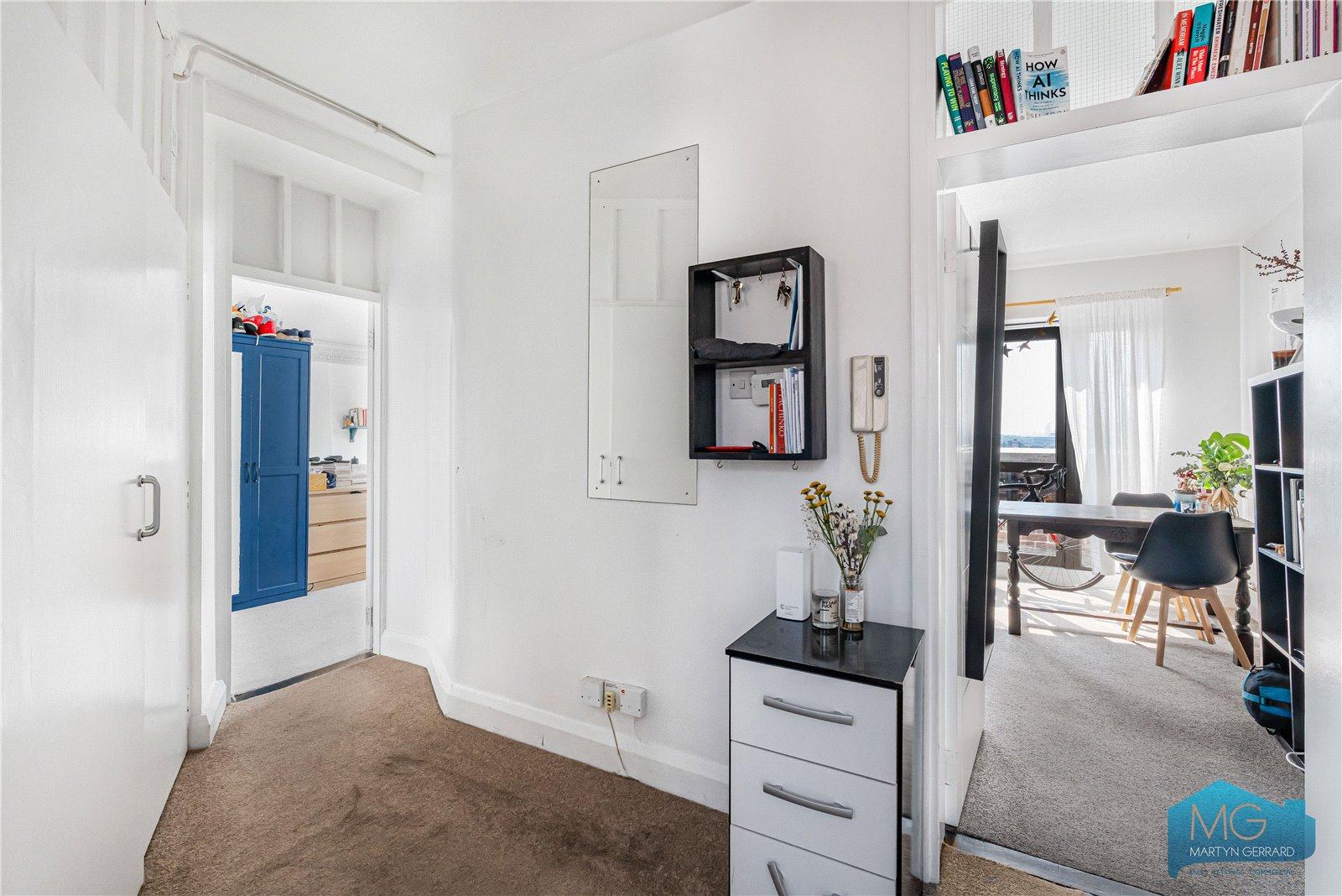 2 bedroom Apartment for sale - Martyn Gerrard