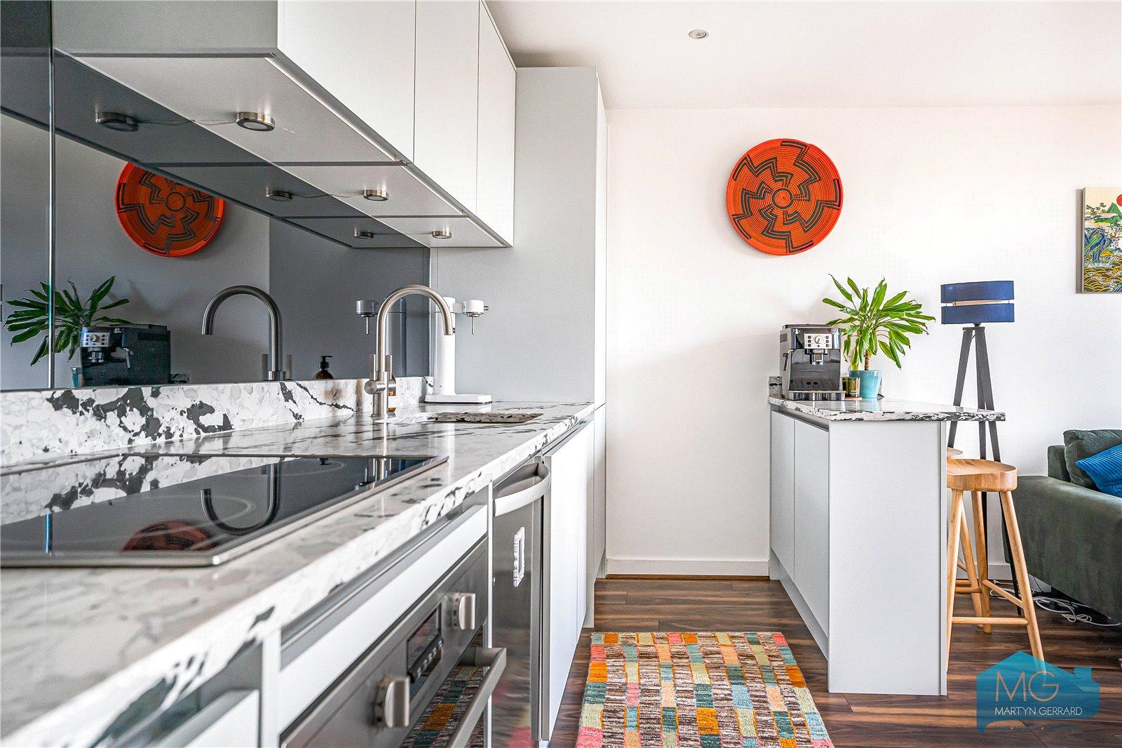 2 bedroom Apartment for sale - Martyn Gerrard