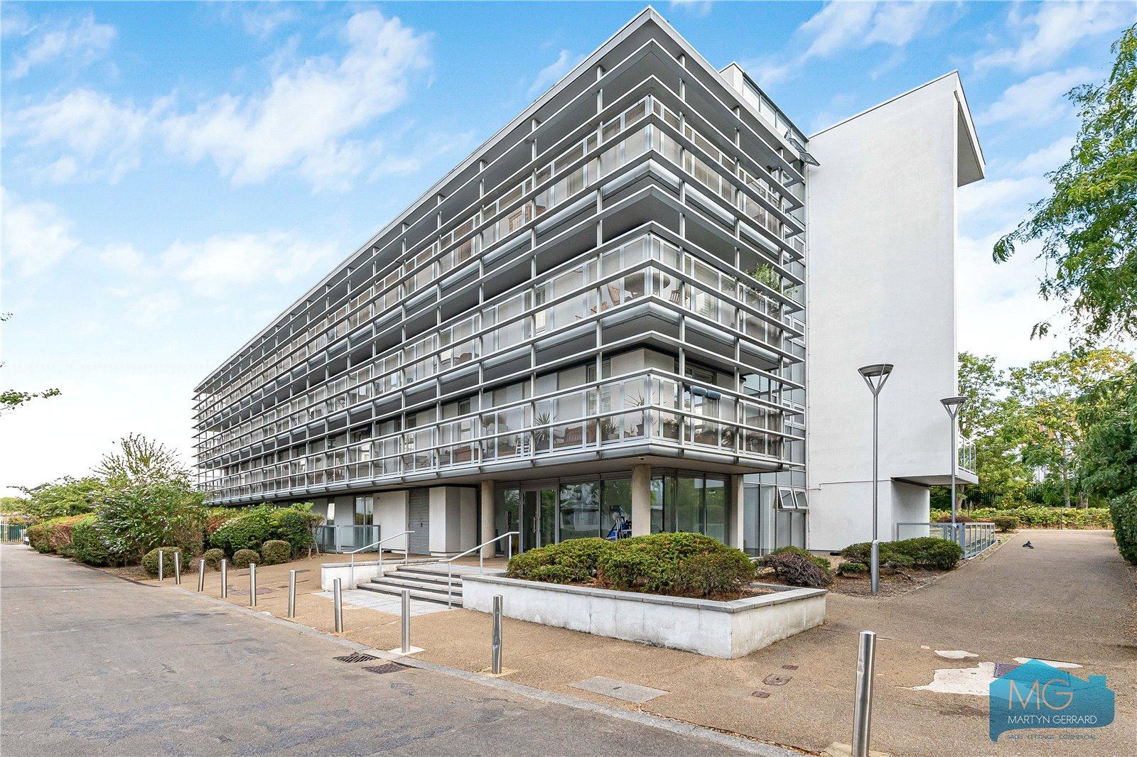 2 bedroom Apartment for sale - Martyn Gerrard