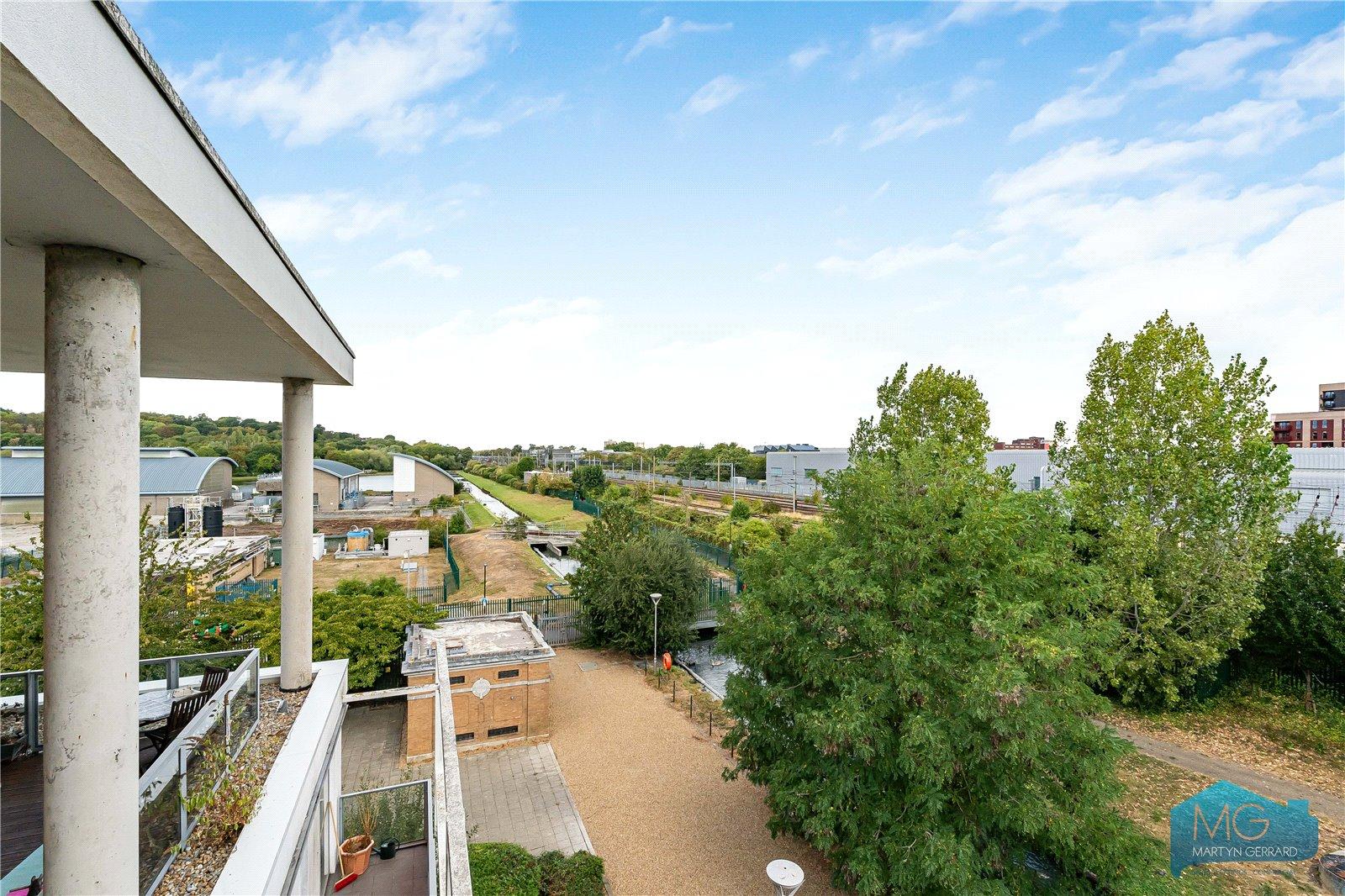 2 bedroom Apartment for sale - Martyn Gerrard