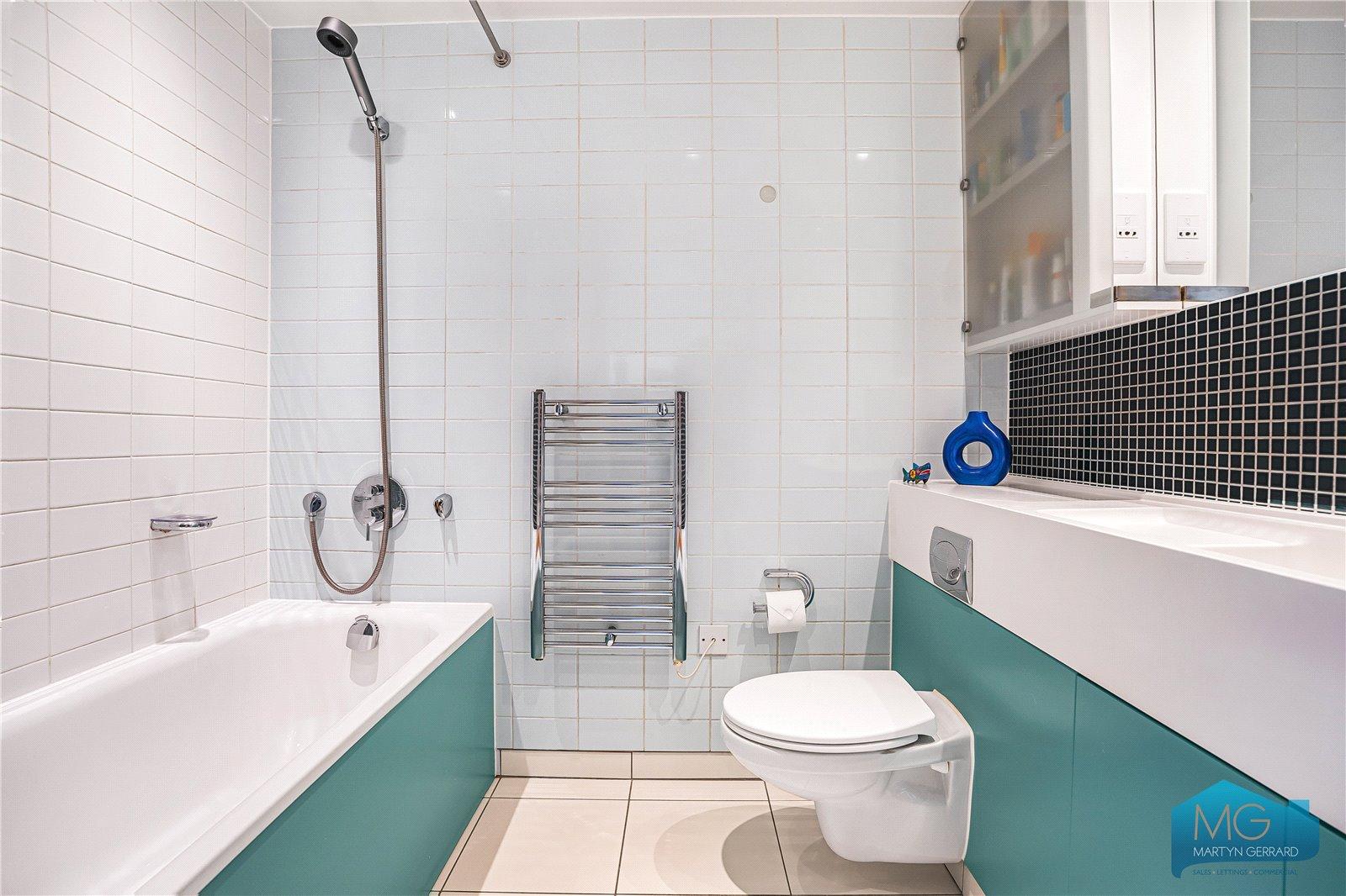 2 bedroom Apartment for sale - Martyn Gerrard