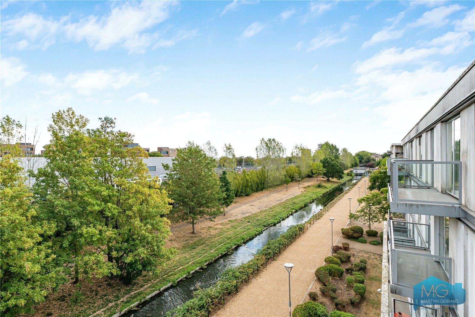 2 bedroom Apartment for sale - Martyn Gerrard