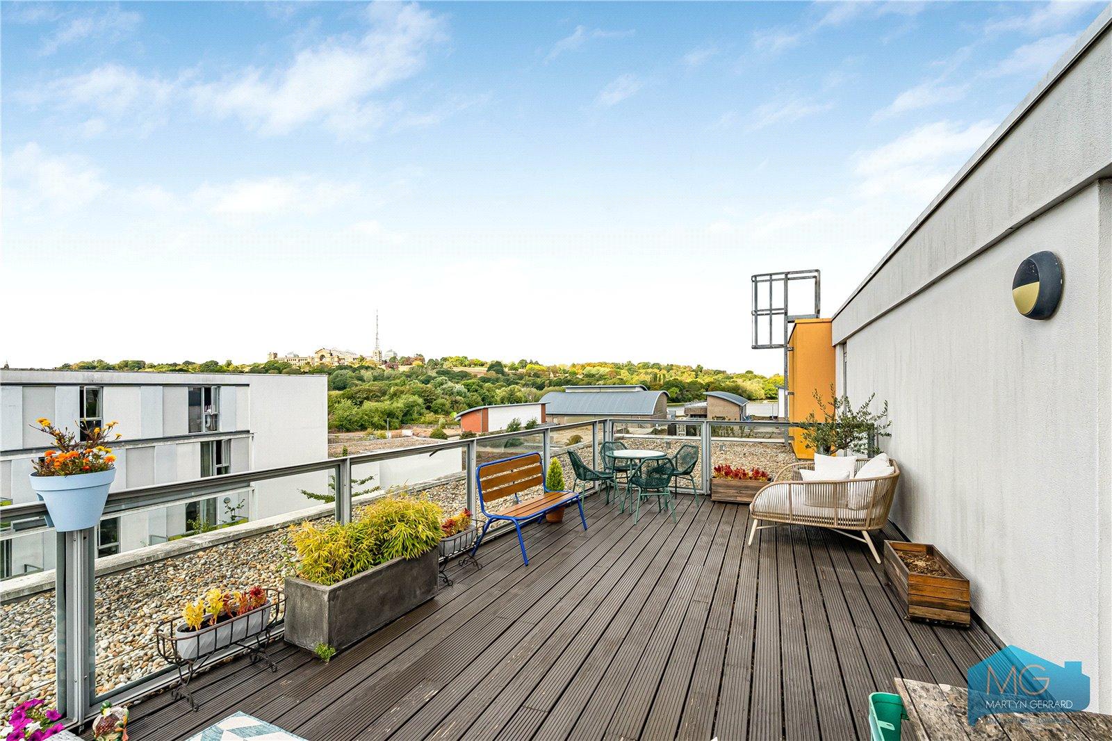 2 bedroom Apartment for sale - Martyn Gerrard