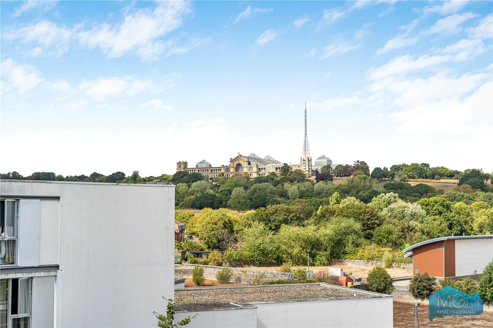 2 bedroom Apartment for sale - Martyn Gerrard
