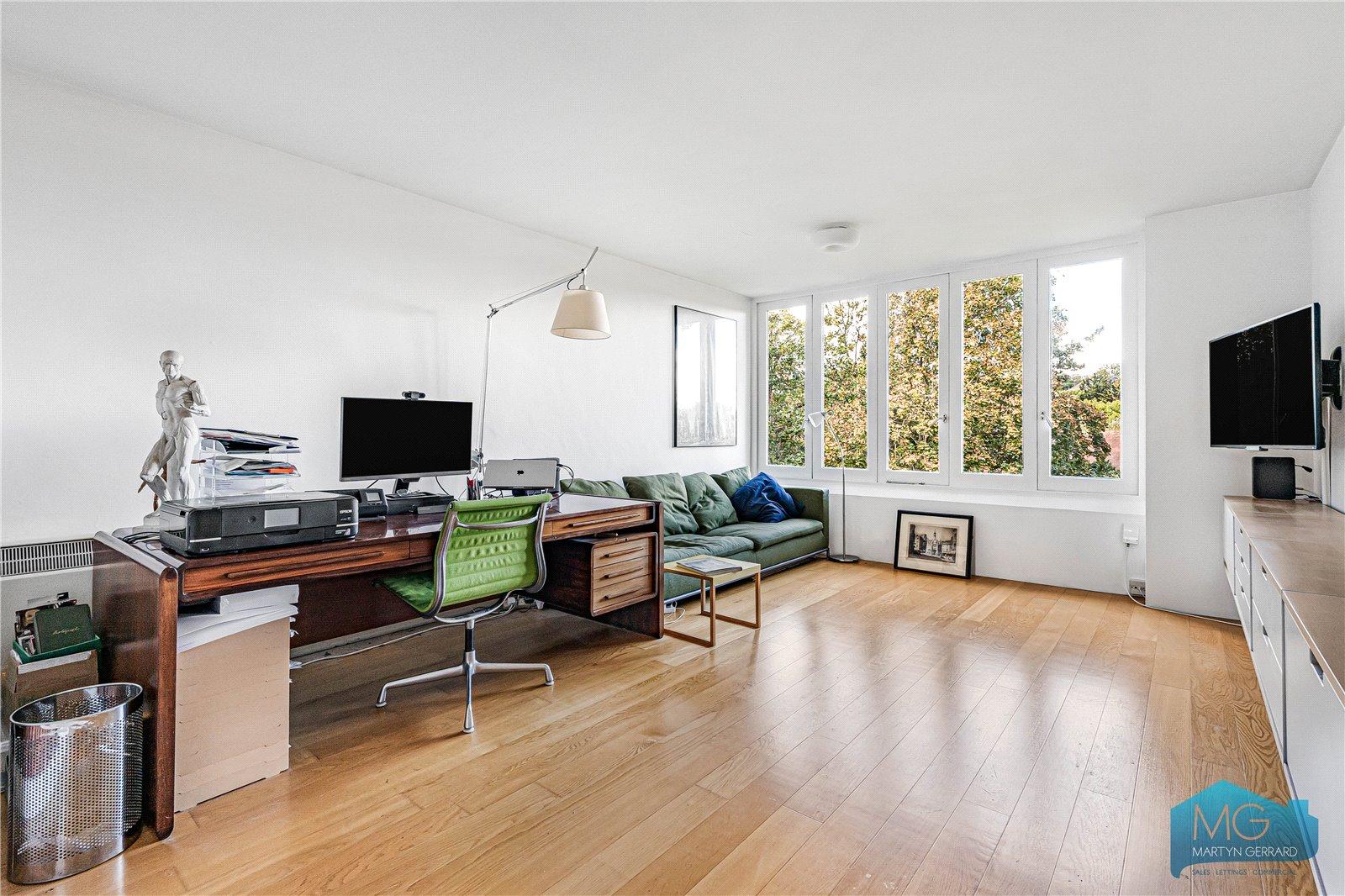 2 bedroom Apartment for sale - Martyn Gerrard