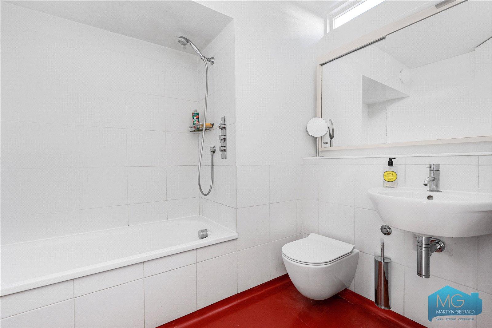 2 bedroom Apartment for sale - Martyn Gerrard