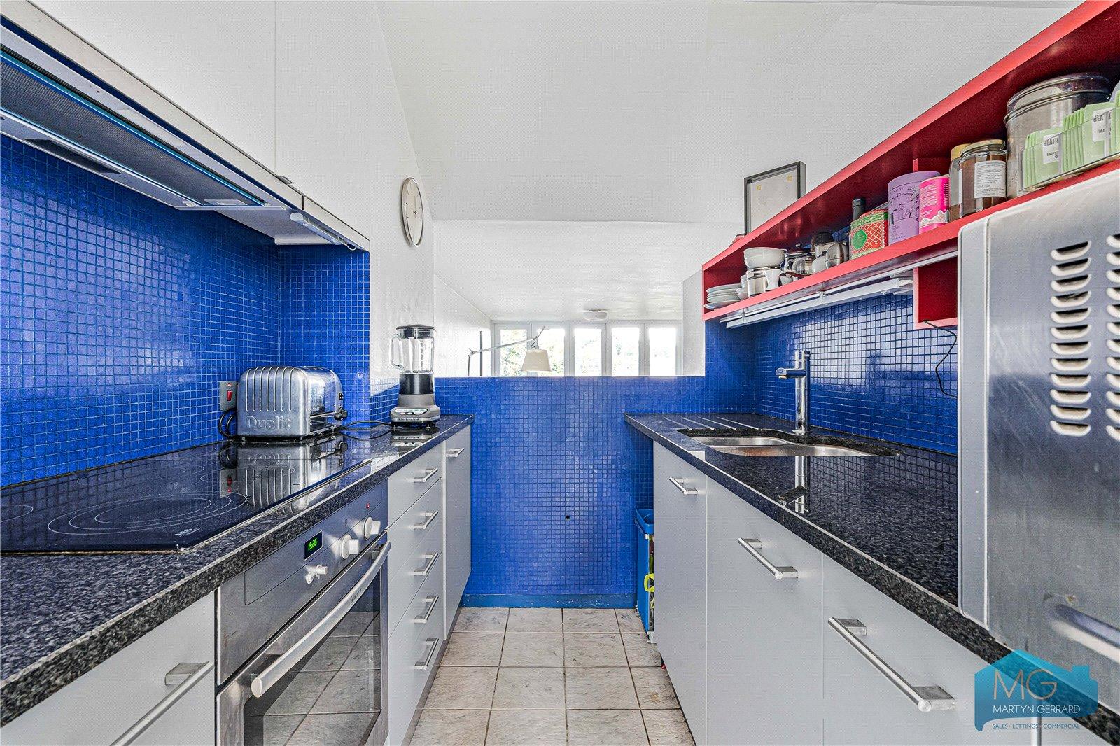 2 bedroom Apartment for sale - Martyn Gerrard