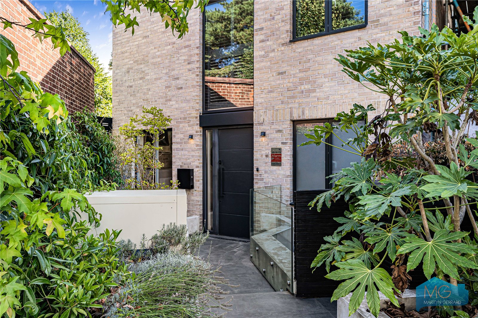 4 bedroom House for sale - Martyn Gerrard