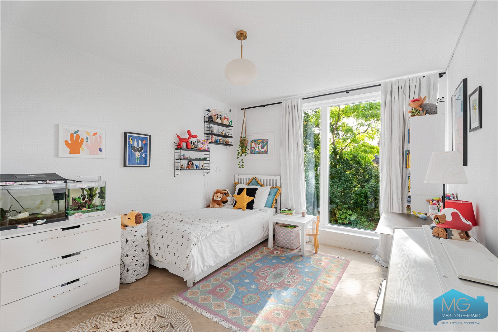 4 bedroom House for sale - Martyn Gerrard