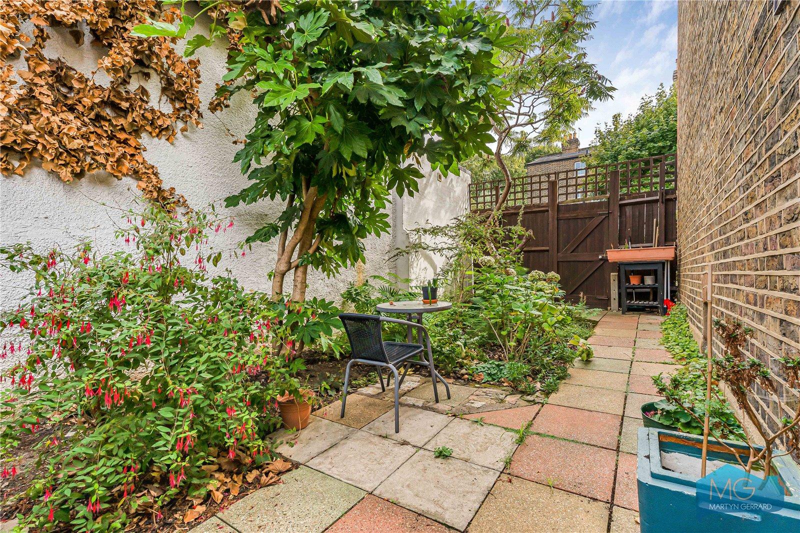 4 bedroom Semi-Detached House for sale - Martyn Gerrard