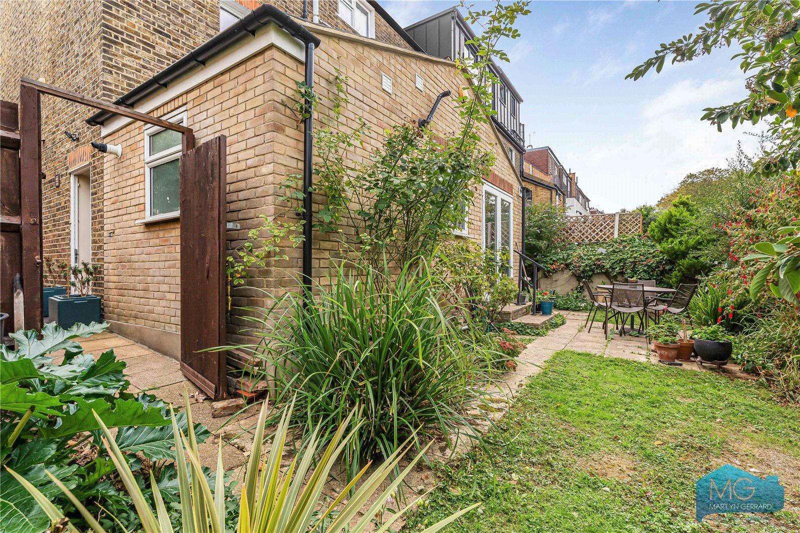 4 bedroom Semi-Detached House for sale - Martyn Gerrard