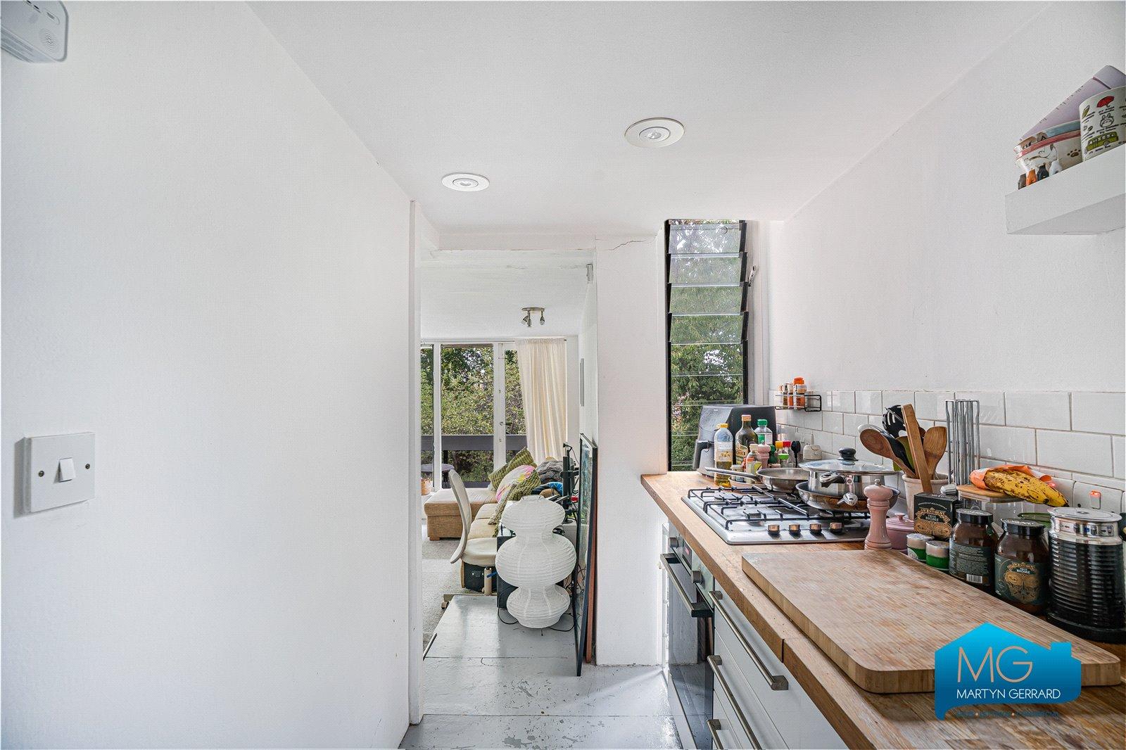 1 bedroom Ground Floor Flat to rent - Martyn Gerrard