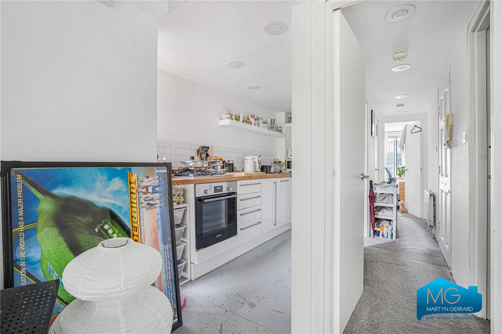 1 bedroom Ground Floor Flat to rent - Martyn Gerrard