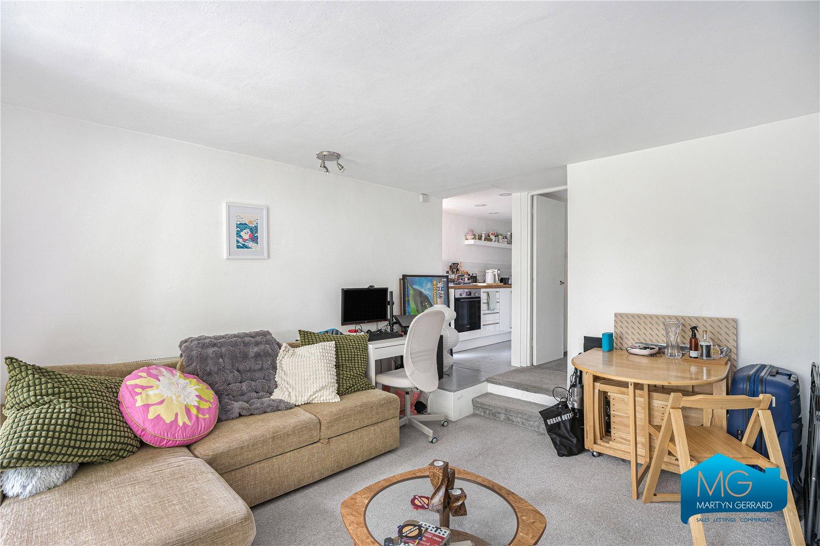 1 bedroom Ground Floor Flat to rent - Martyn Gerrard