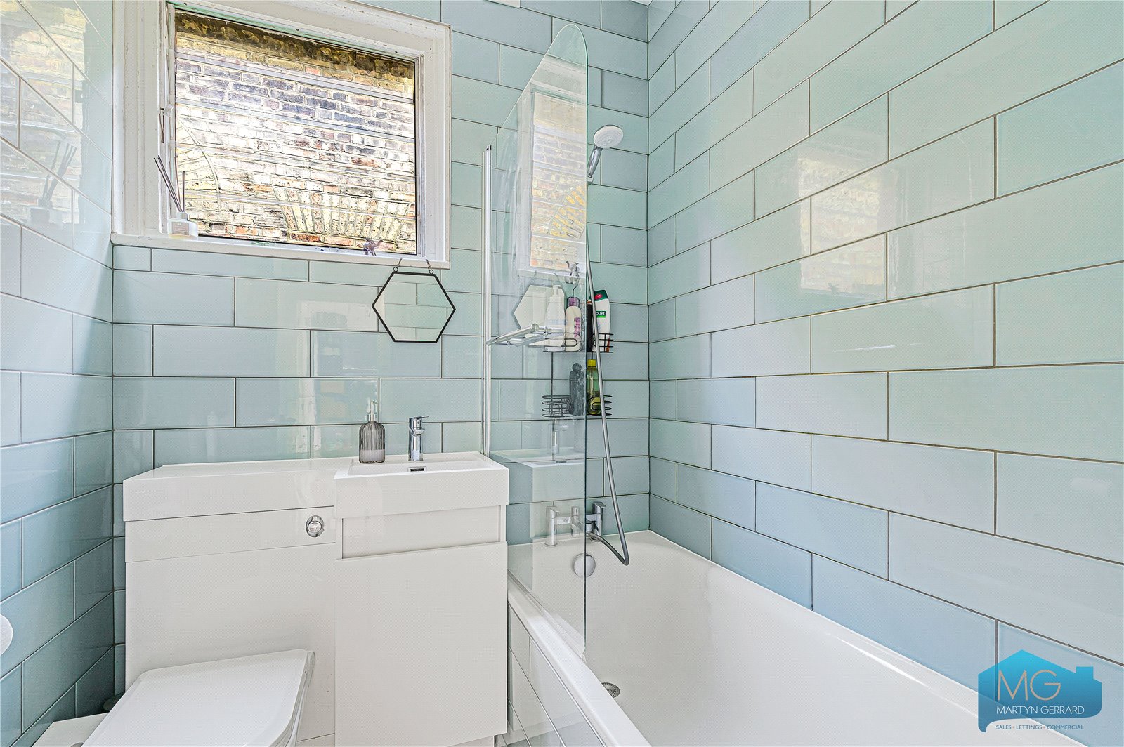 2 bedroom Flat for sale - Martyn Gerrard