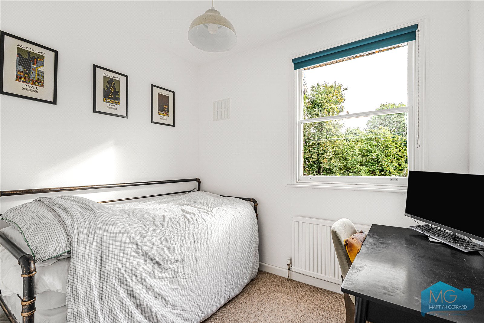 2 bedroom Flat for sale - Martyn Gerrard