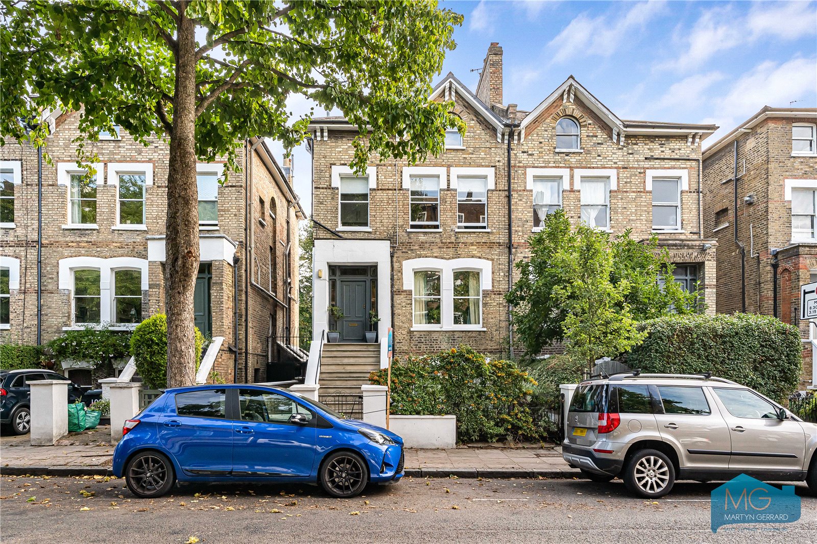 2 bedroom Flat for sale - Martyn Gerrard