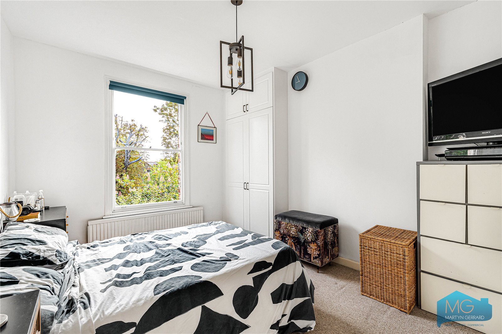 2 bedroom Flat for sale - Martyn Gerrard