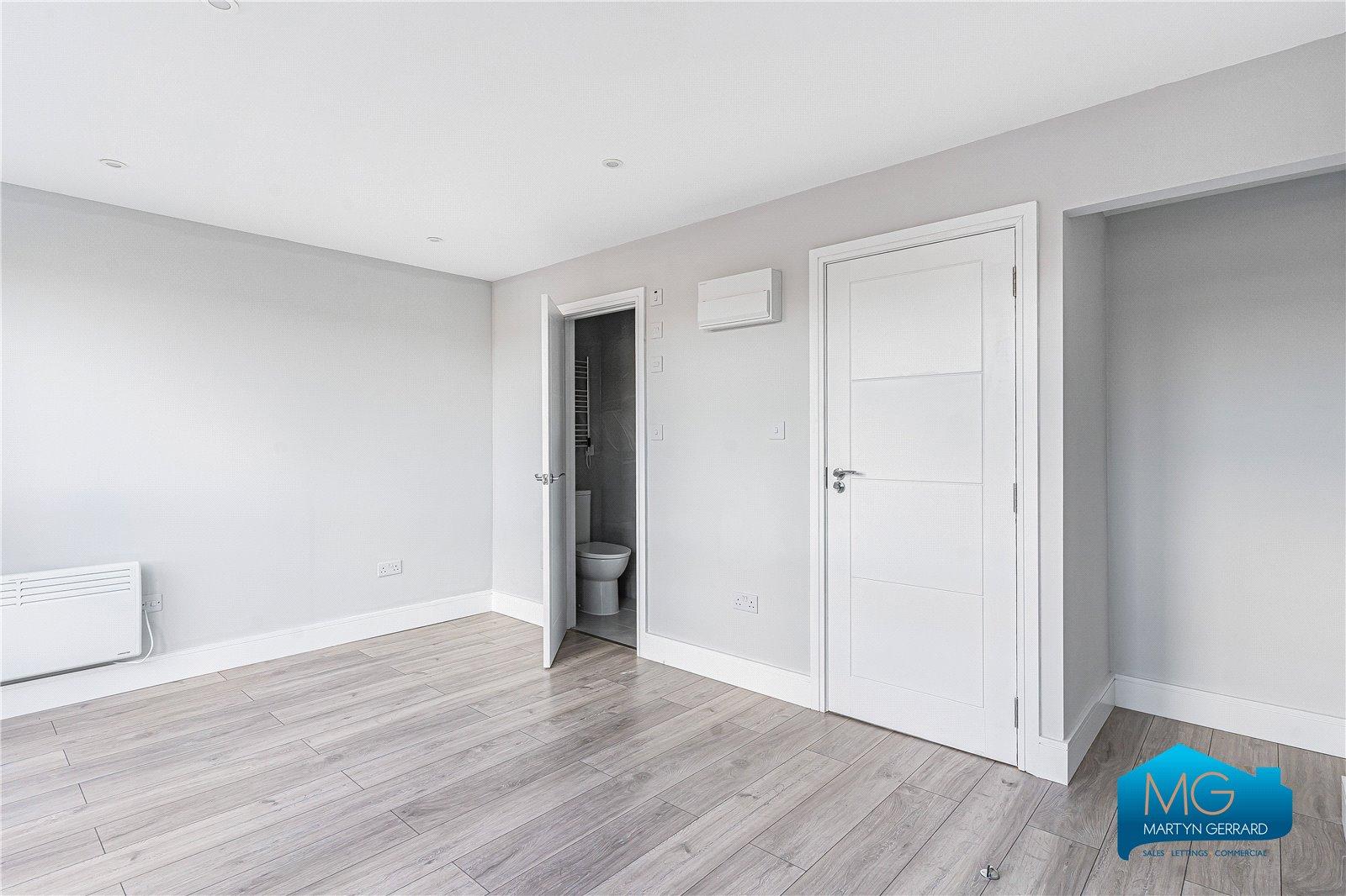 4 bedroom Terraced House to rent - Martyn Gerrard
