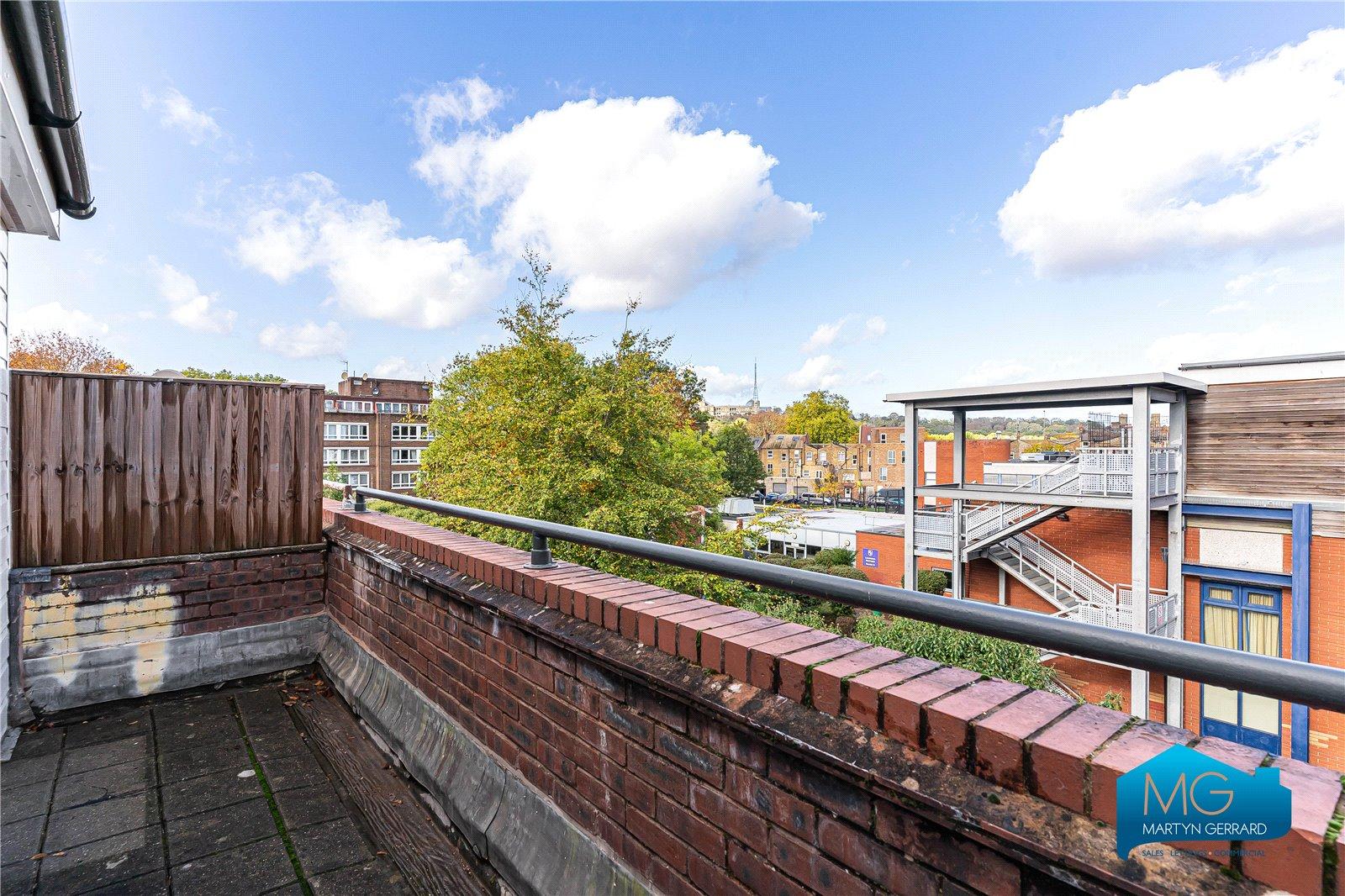 4 bedroom Terraced House to rent - Martyn Gerrard
