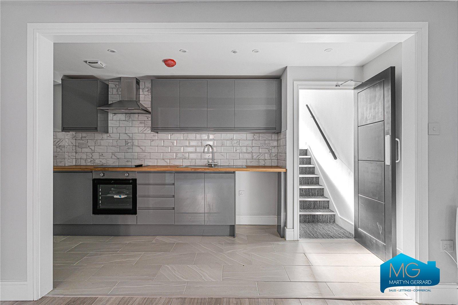4 bedroom Terraced House to rent - Martyn Gerrard