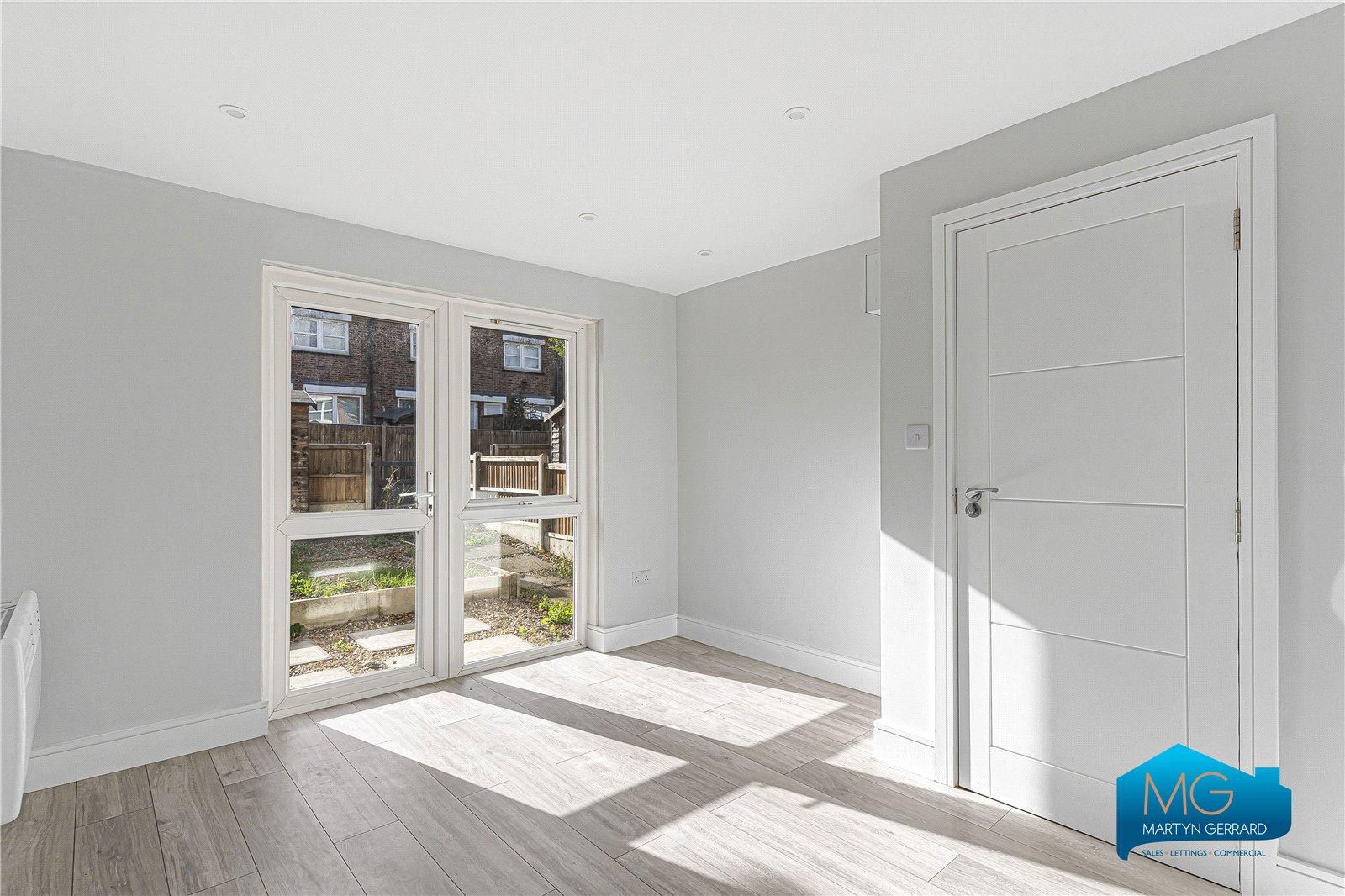 4 bedroom Terraced House to rent - Martyn Gerrard