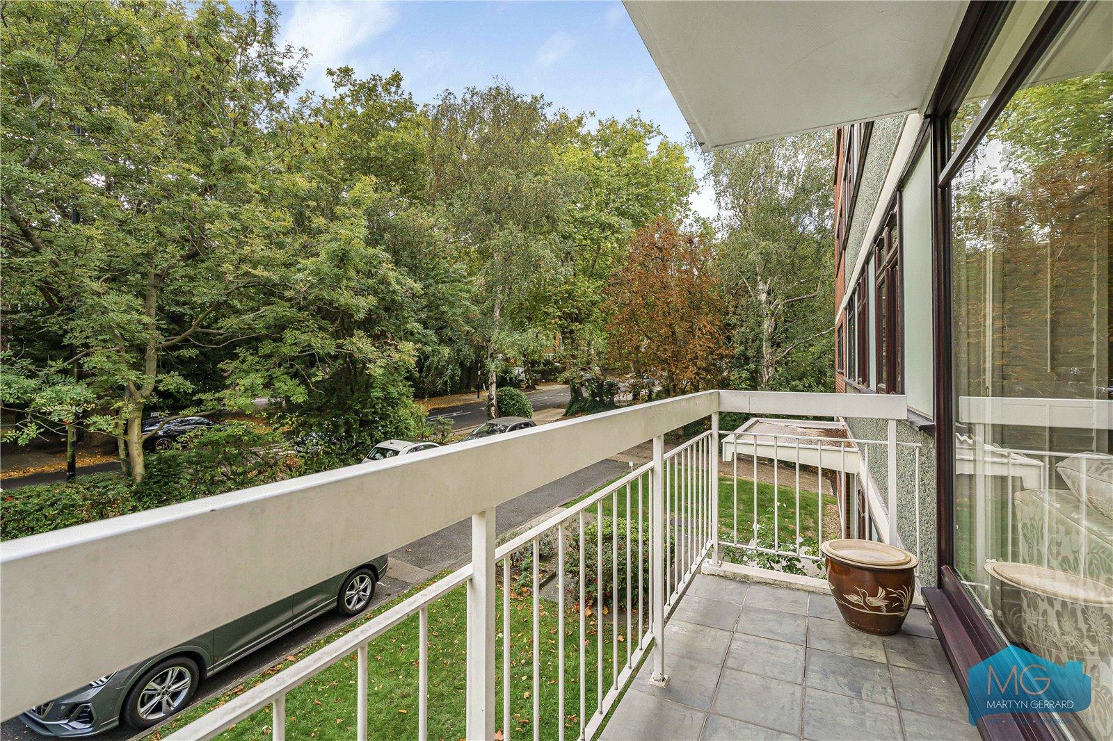 2 bedroom Apartment for sale - Martyn Gerrard