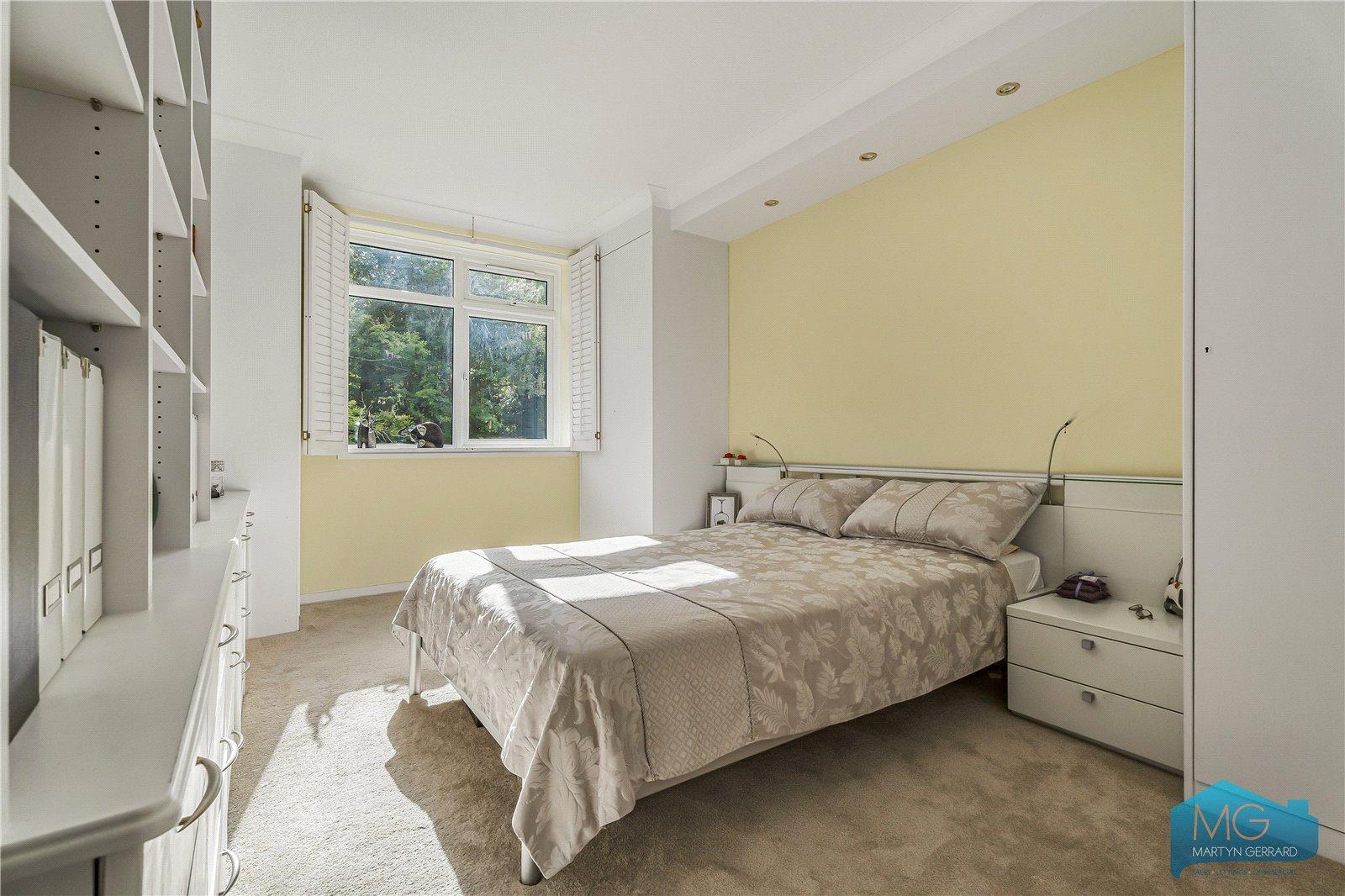 2 bedroom Apartment for sale - Martyn Gerrard