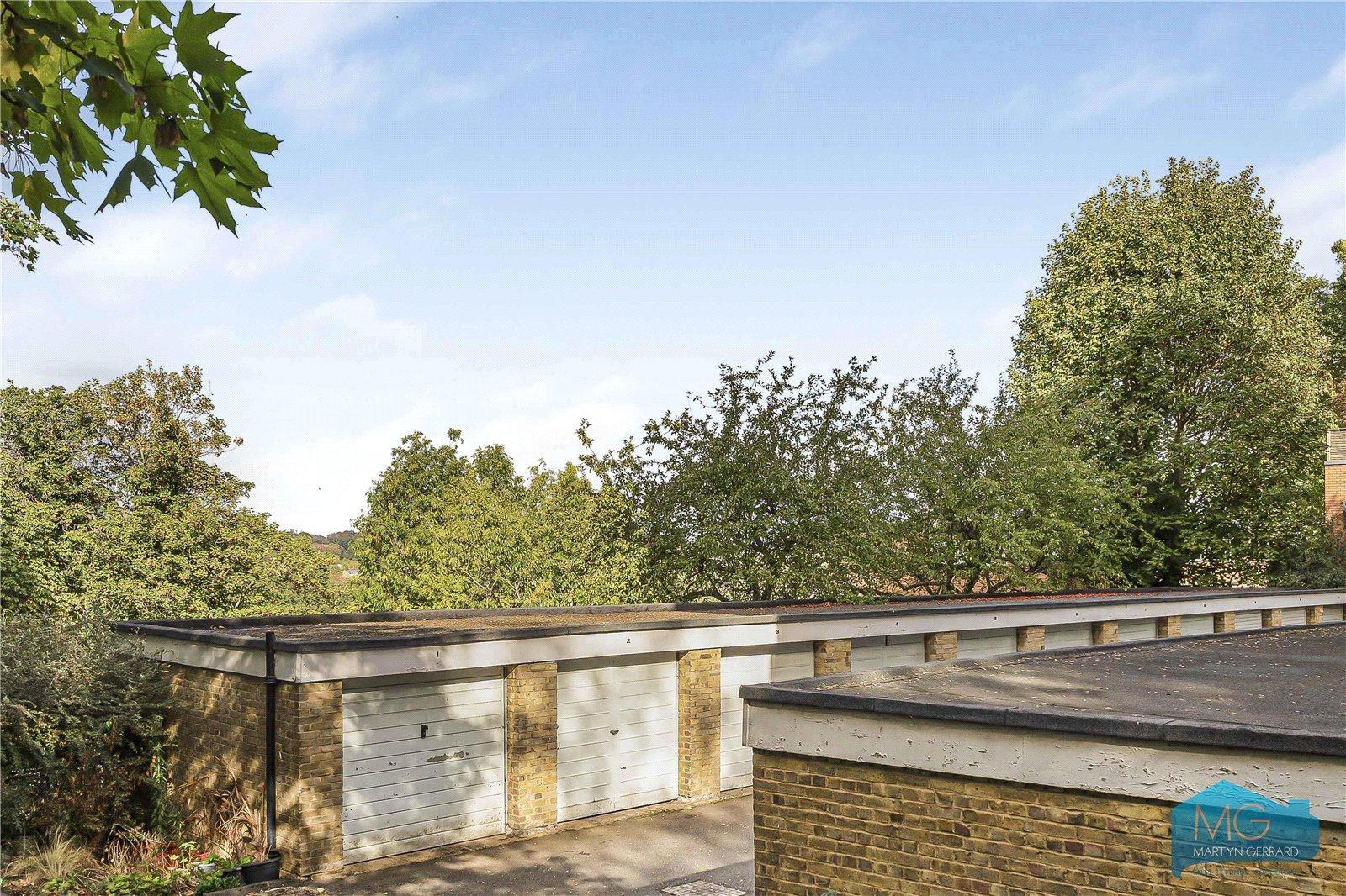 2 bedroom Apartment for sale - Martyn Gerrard